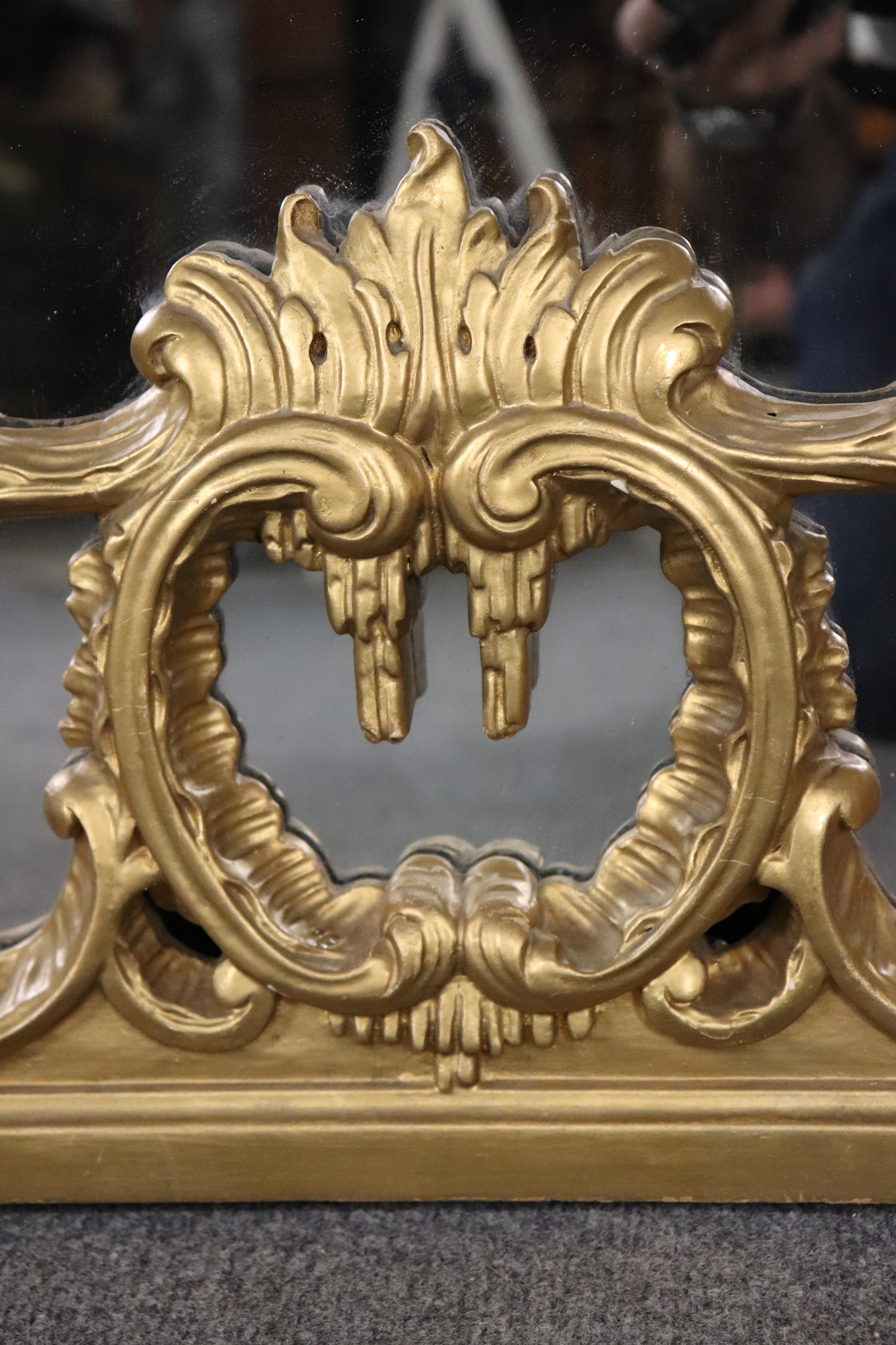 Monumentale specchio buffet con draghi intagliati di Chippendale cinese in legno d'orato in vendita 6