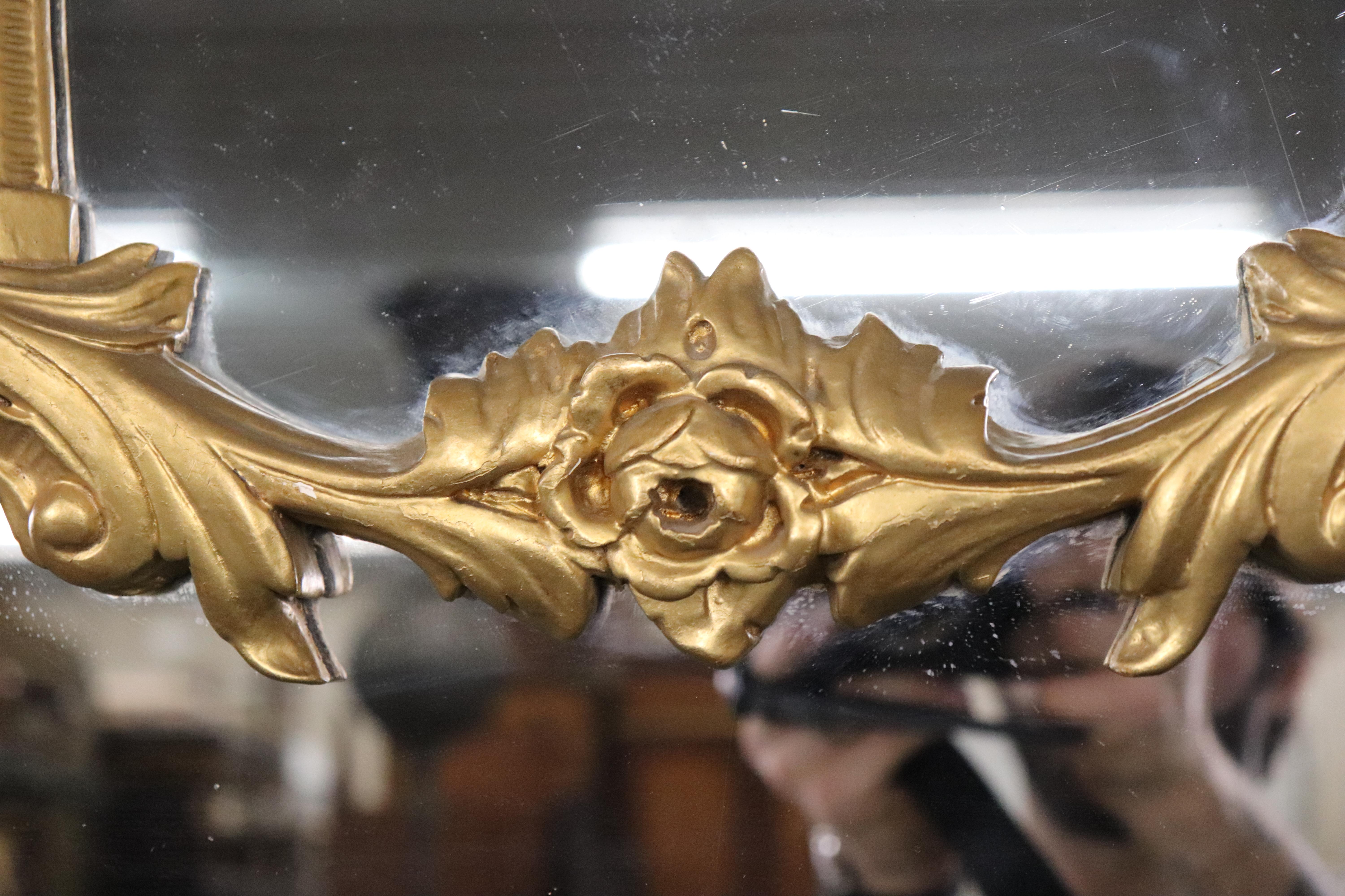 Monumentale specchio buffet con draghi intagliati di Chippendale cinese in legno d'orato in vendita 7