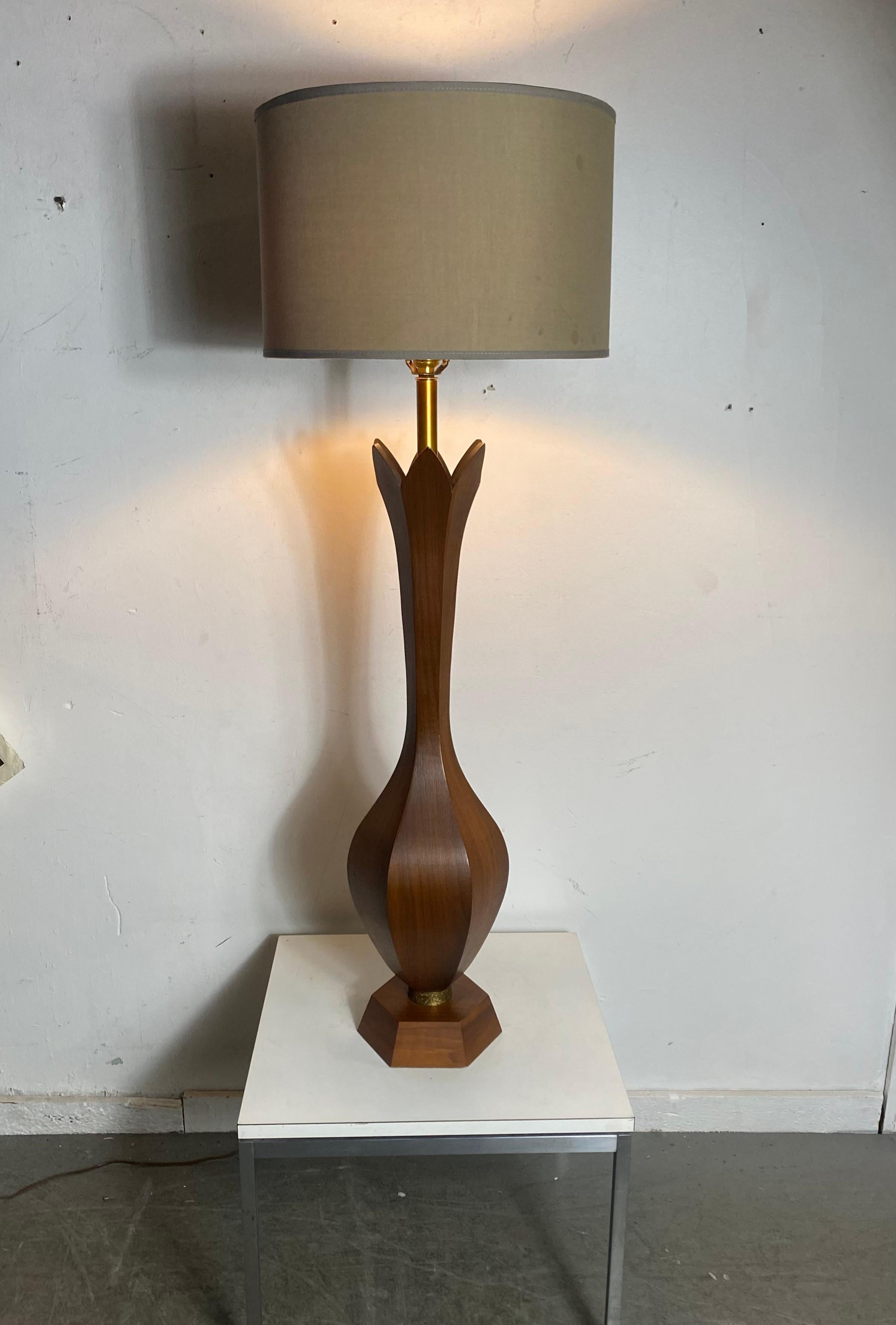 Mid-20th Century Monumental Carved Sculpted Walnut Modernist Table Lamp, Italy For Sale