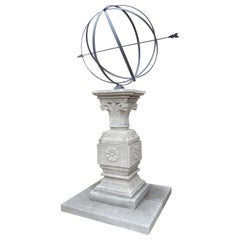 Monumentaler geschnitzter Stein- und Eisen-Armillar-Schrank aus Italien, H-99,5 Zoll