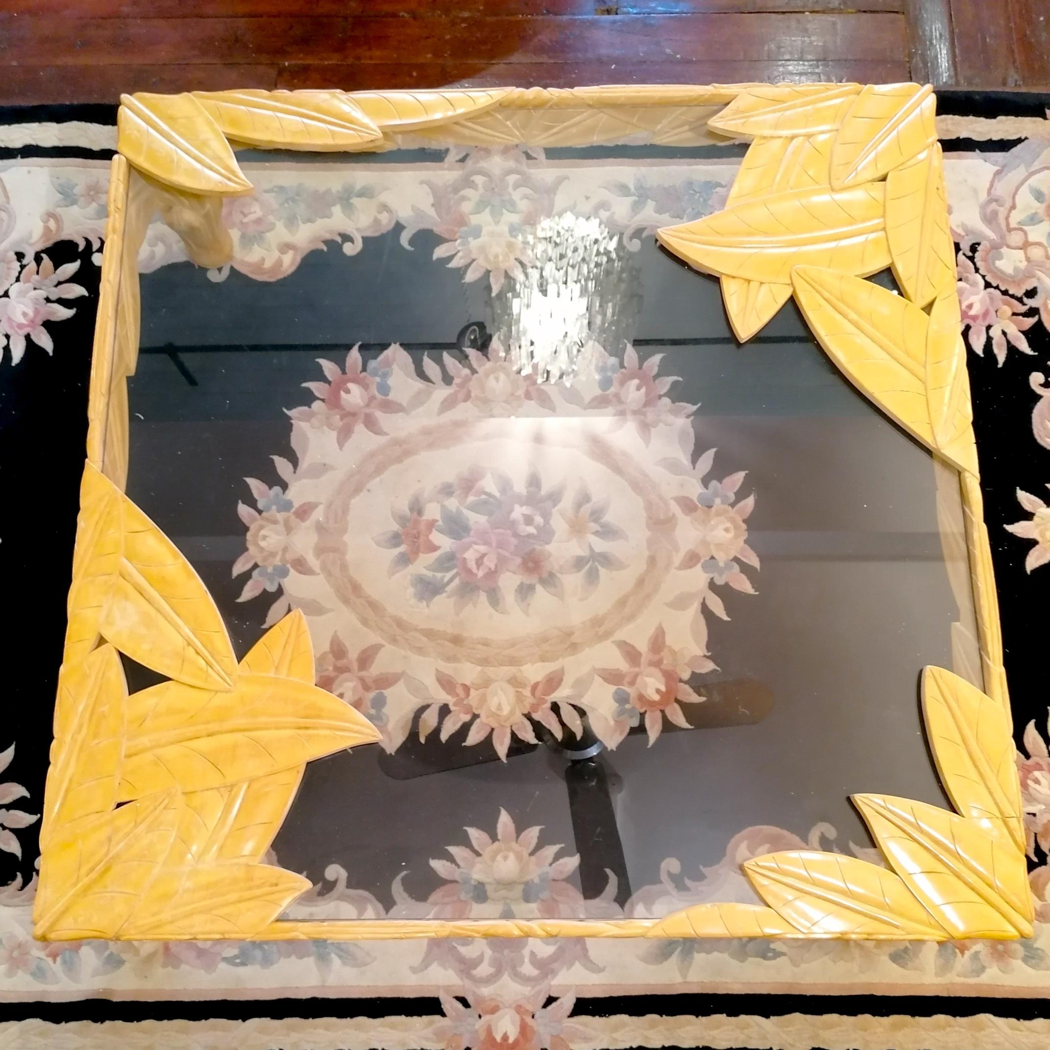 Monumental carved wood leaves coffee table with inset glass top, USA 1980s For Sale 2