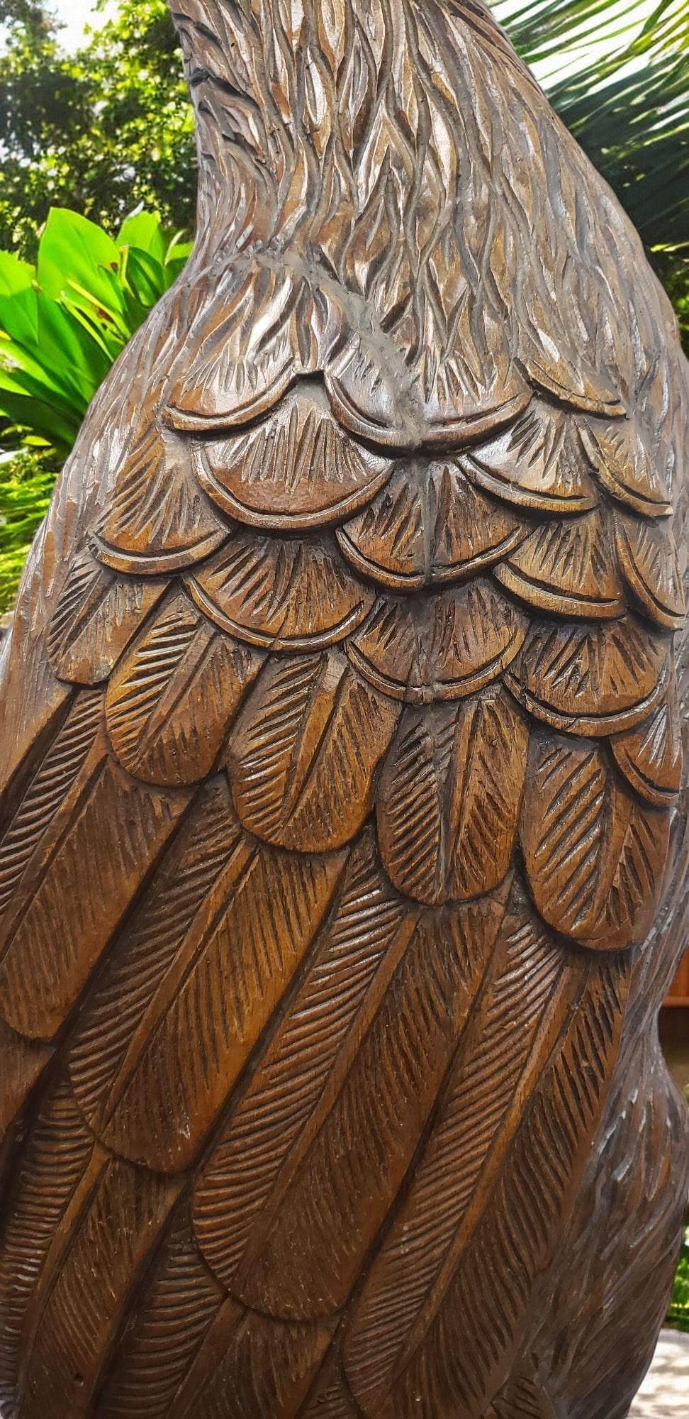 Escultura monumental de madera de teca de ave casuario 4