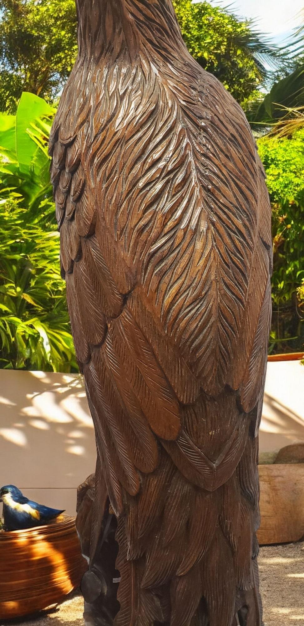 Escultura monumental de madera de teca de ave casuario 6