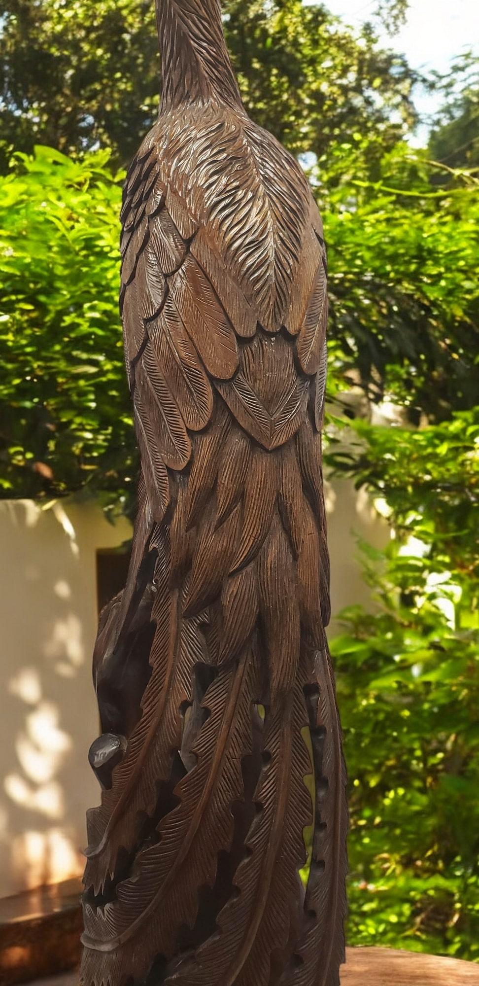 Escultura monumental de madera de teca de ave casuario 7