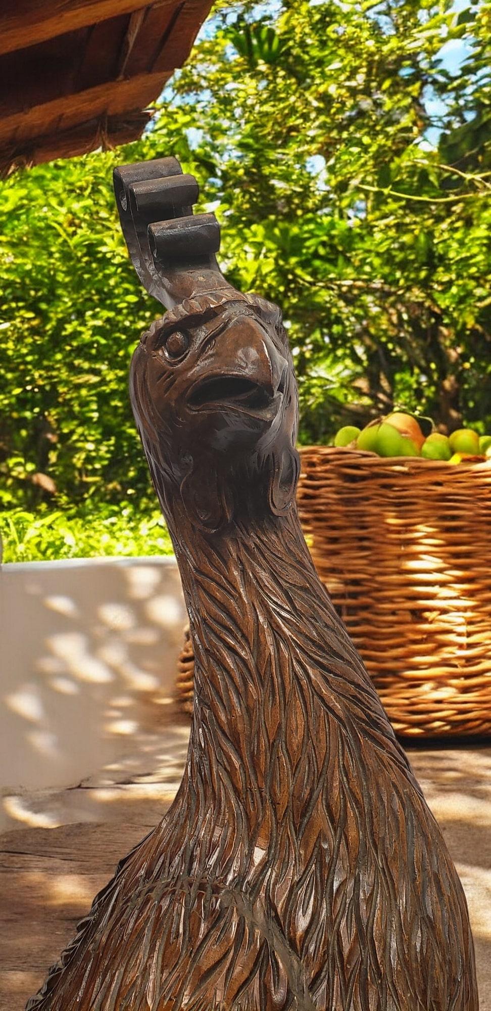 Escultura monumental de madera de teca de ave casuario 1