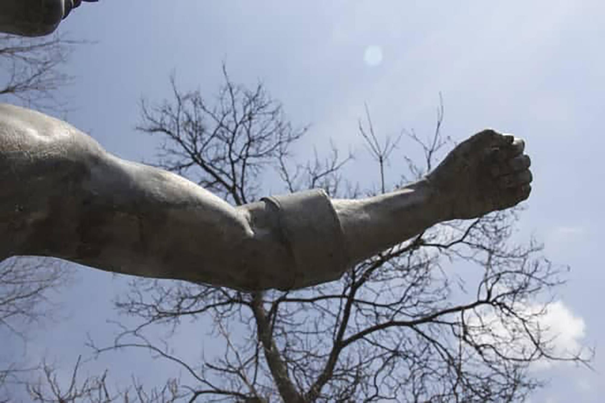 Monumental Cast Zinc Figure of the Borghese Gladiator by J.W. Fiske Circa 1892 For Sale 6