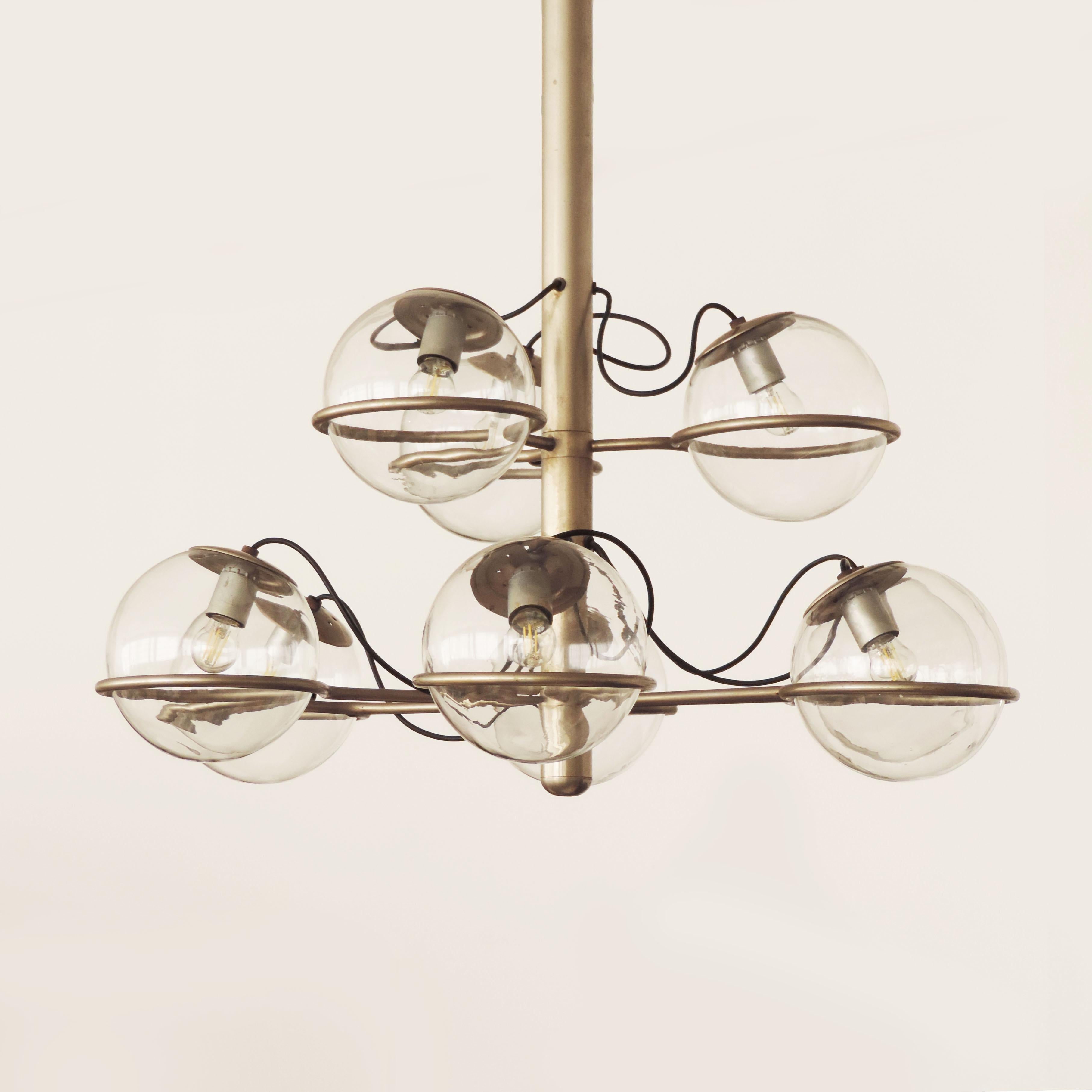 Monumental ceiling lamp attributed to Gino Sarfatti, Italy, 1960s
In nickel-plated brass with nine-light.