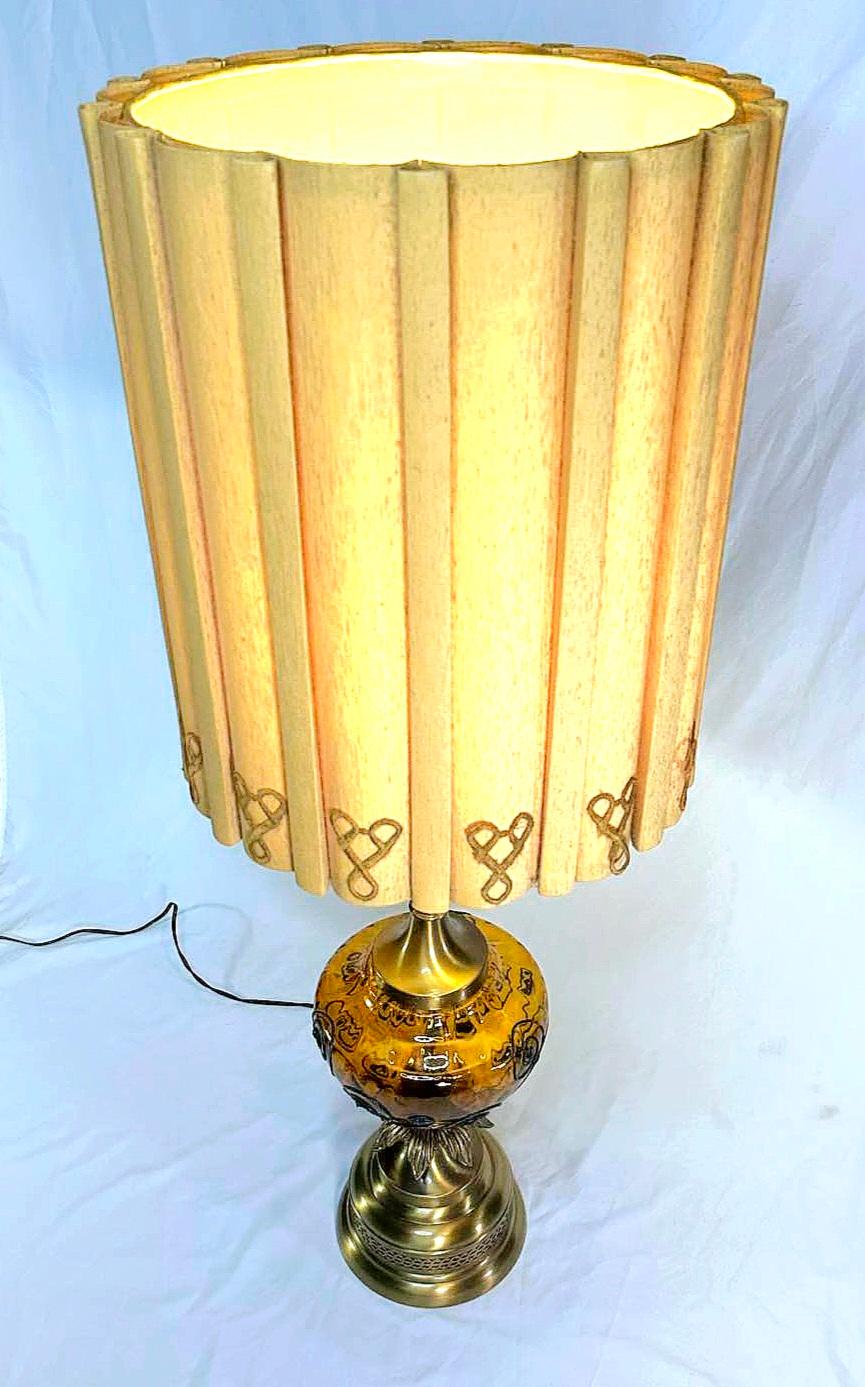 Monumentale lampe de table ananas ambrée avec abat-jour tambour d'origine  en vente 4