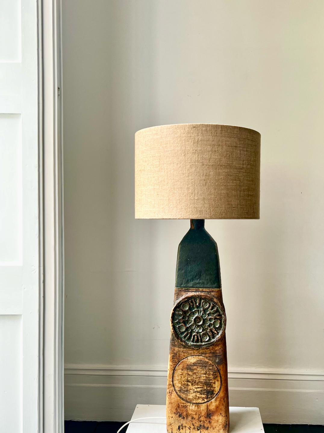 Monumental or oversize ceramic table lamp by the highly-regarded English artist potter Alan Wallwork (1931 - 2019). Signed and dated to underside AW 64. 

A wonderful statement piece, in good vintage condition. There is similar decoration on both