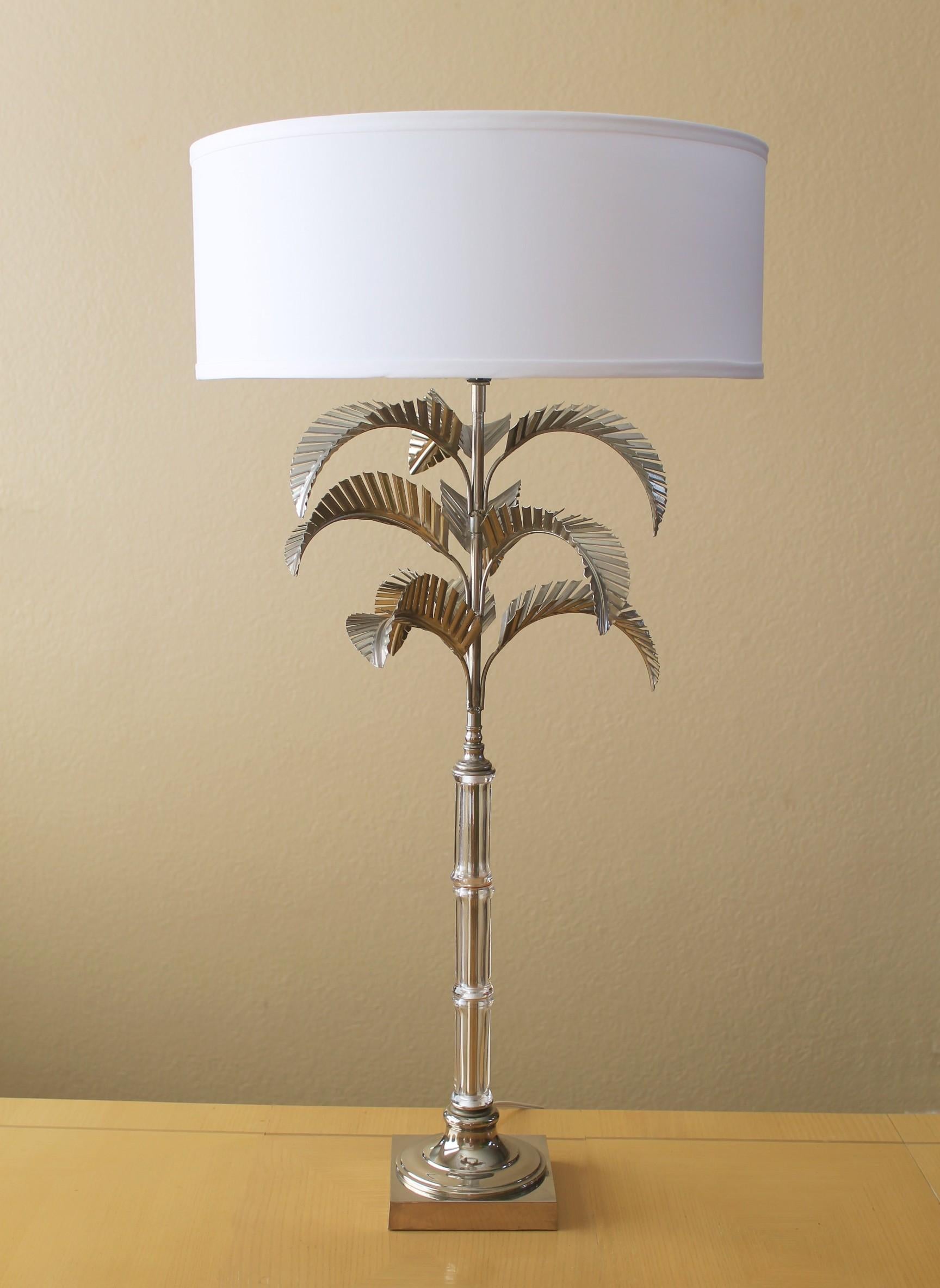 MAGNIFIQUE !


Métal travaillé monumental
Lampe à poser palmier
Par Chapman Manufacturing

Un design incroyable !
Minty !

Décoration Palm Beach Regency ! 

Voici l'incroyable et très convoitée lampe de table Palm Tree de Chapman Manufacturing.  Ce