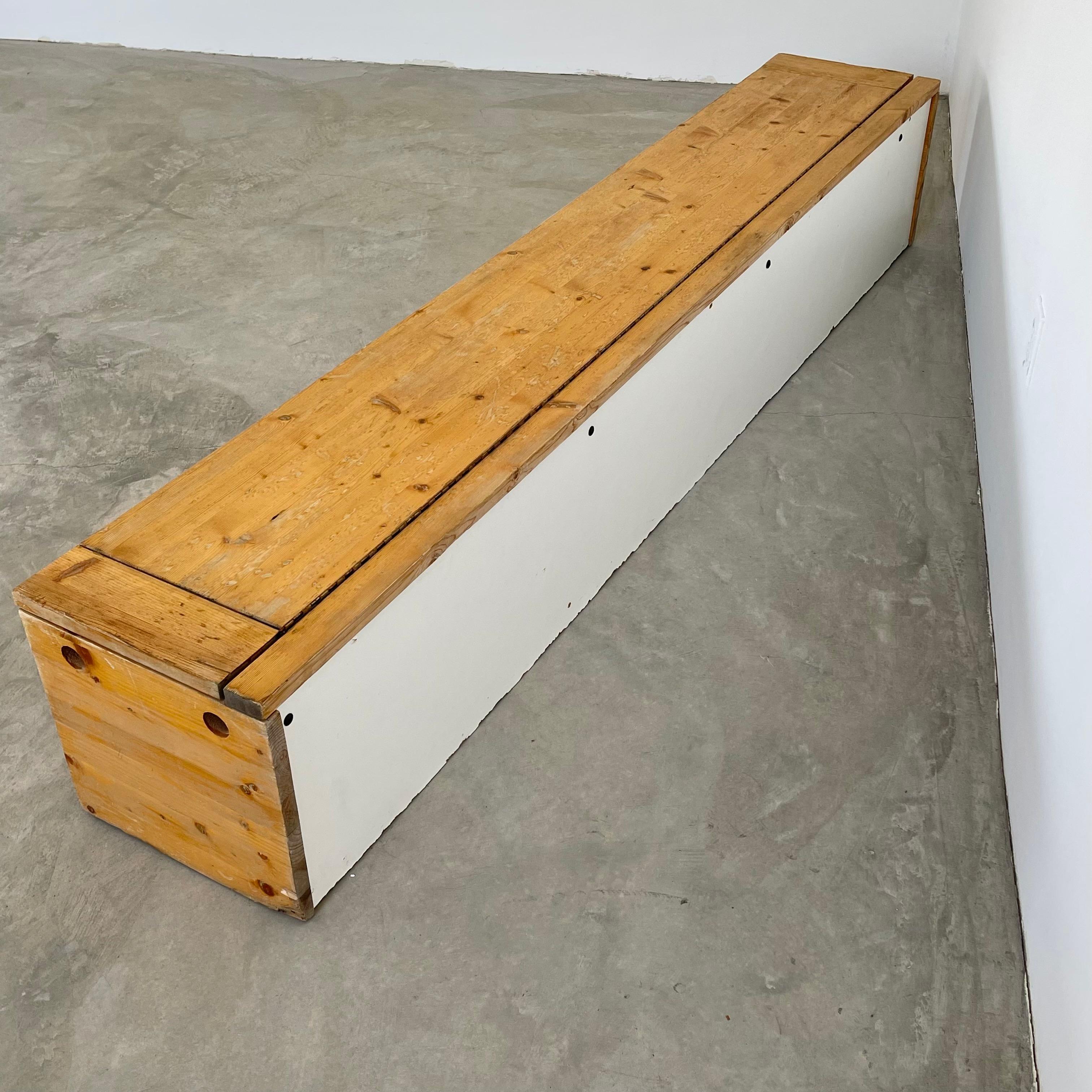 Monumental Charlotte Perriand Pine Storage Bench for Les Arcs, 1960s 12