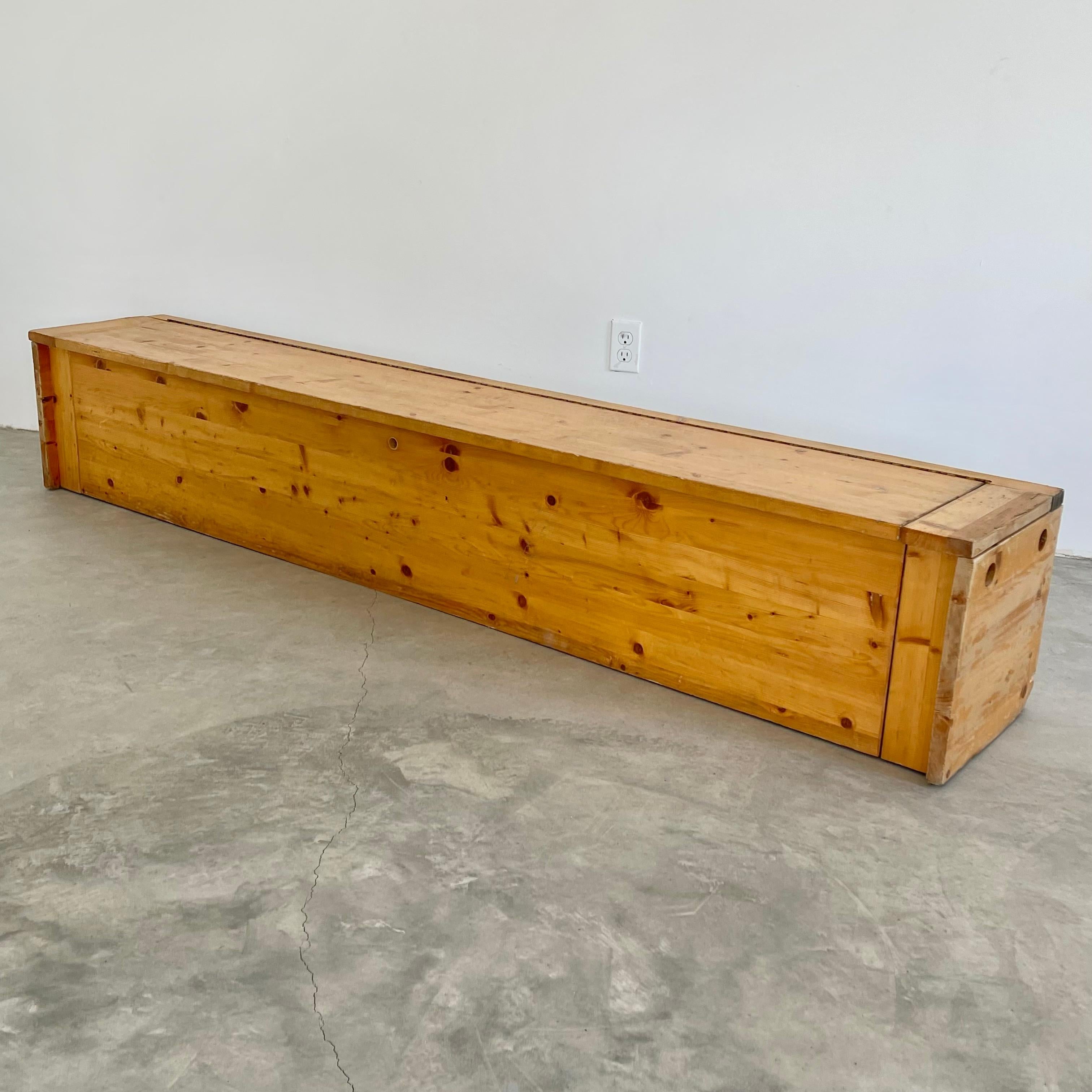 Monumental Charlotte Perriand Pine Storage Bench for Les Arcs, 1960s 2