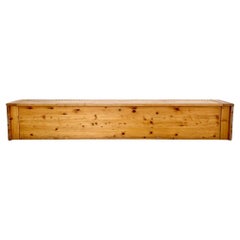 Retro Monumental Charlotte Perriand Pine Storage Bench for Les Arcs, 1960s