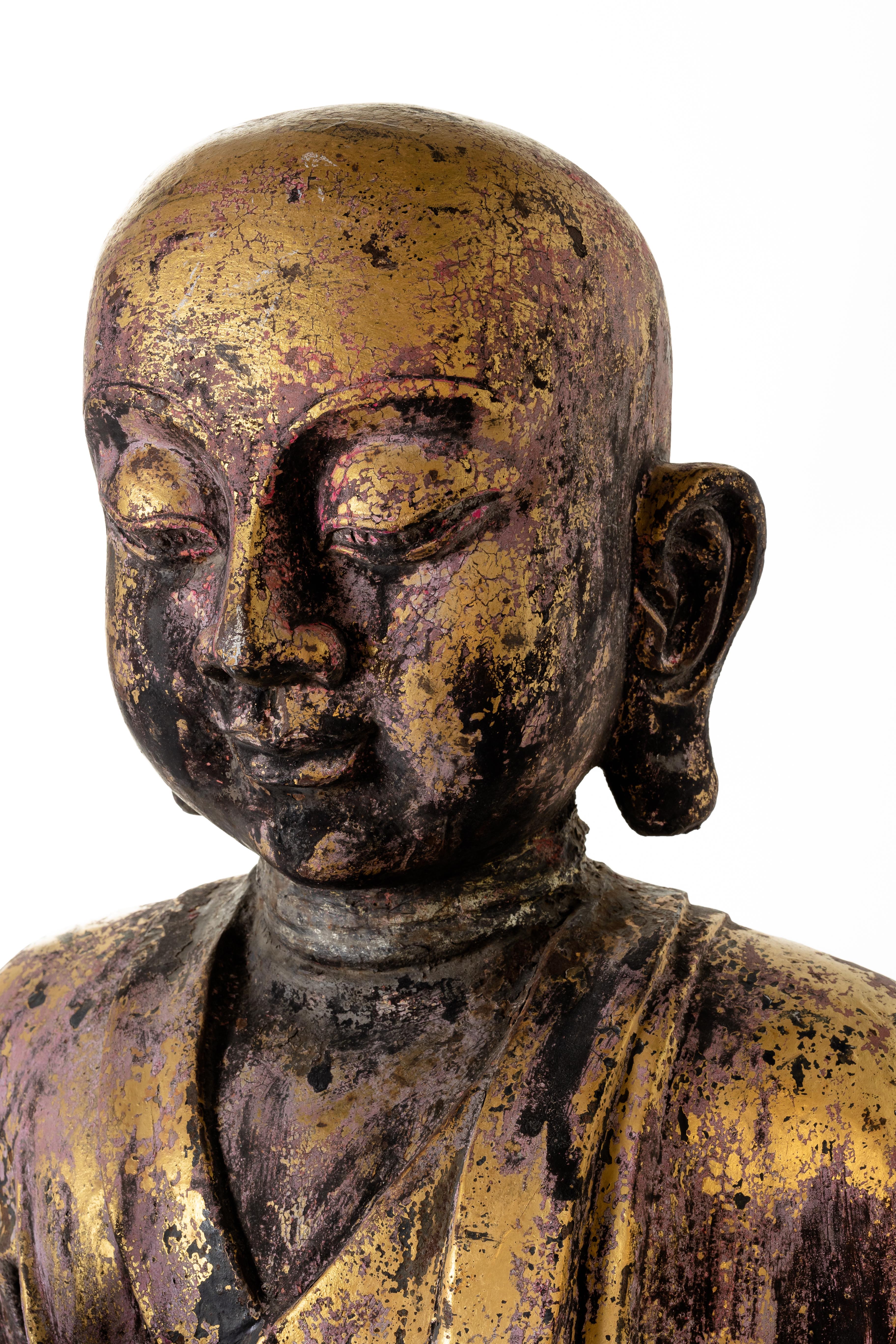 Monumentaler chinesischer Buddha aus dem 15. bis 16. Jahrhundert (Stein) im Angebot