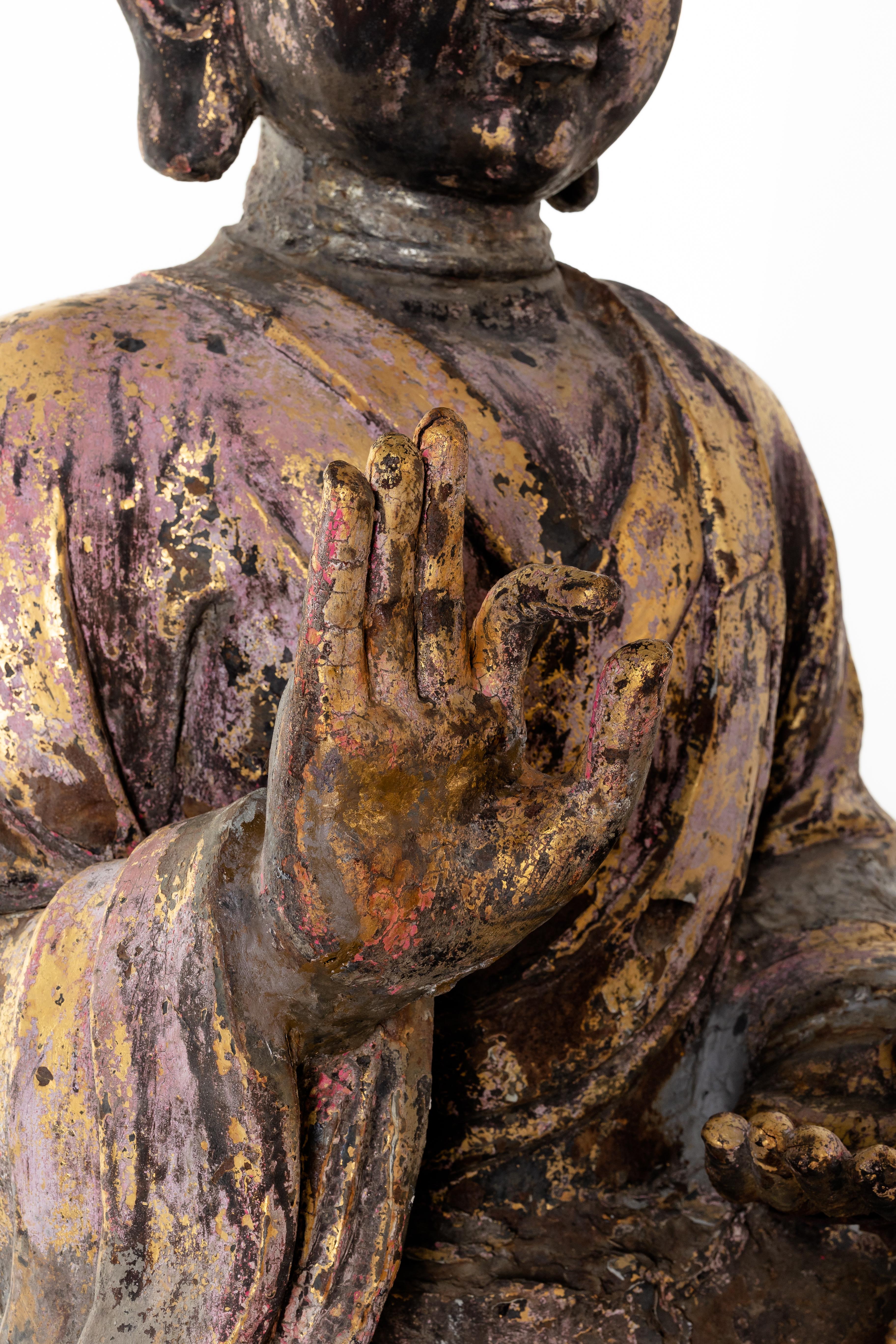 Monumentaler chinesischer Buddha aus dem 15. bis 16. Jahrhundert im Angebot 1
