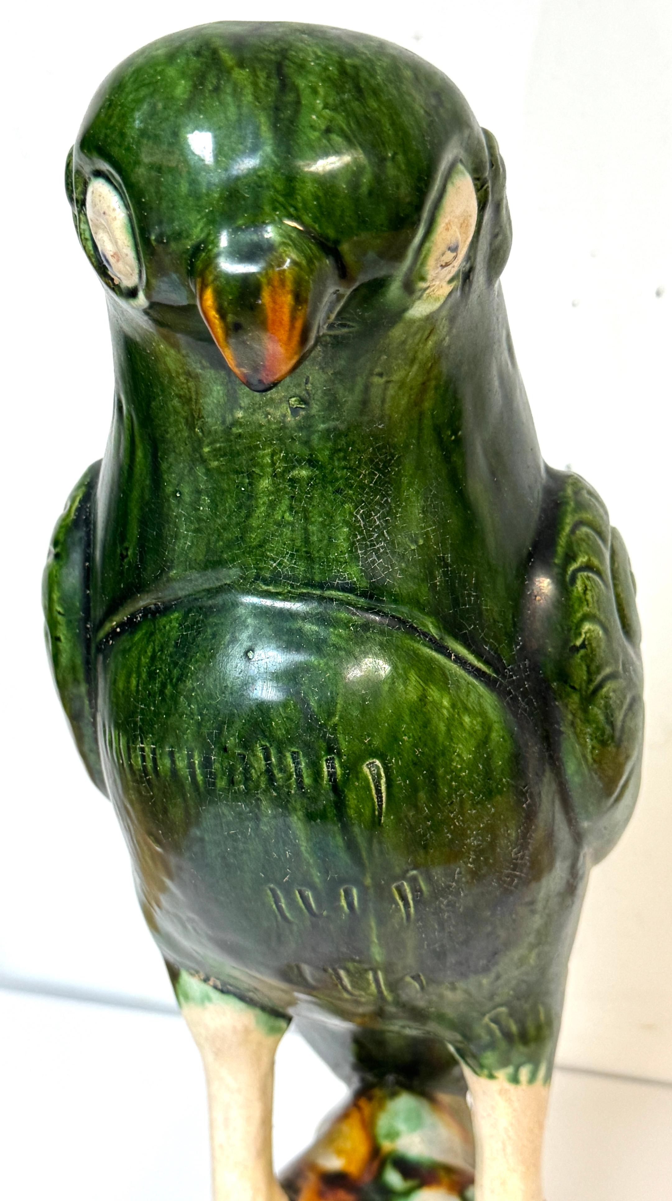 Monumental loro de porcelana china de exportación vidriada Sancai verde, finales del siglo XIX Chino en venta