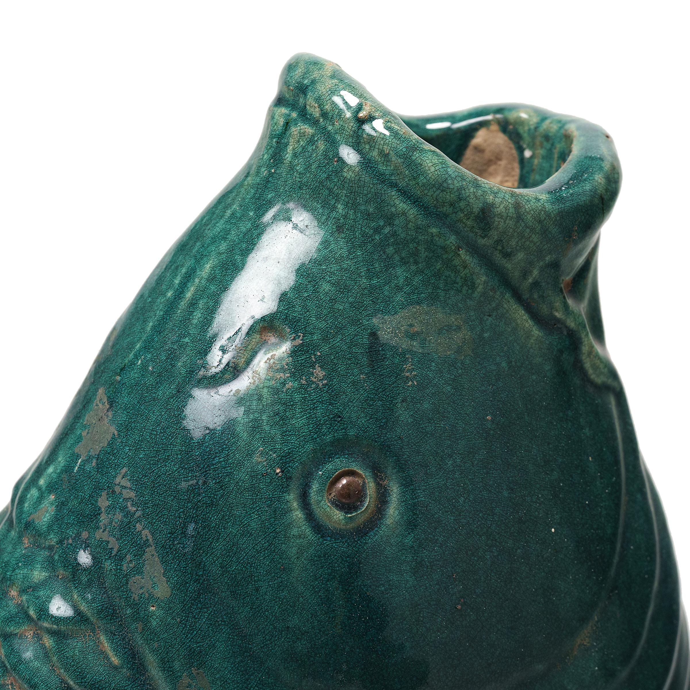 Smaltato Monumentale Koi cinese smaltata di verde in vendita