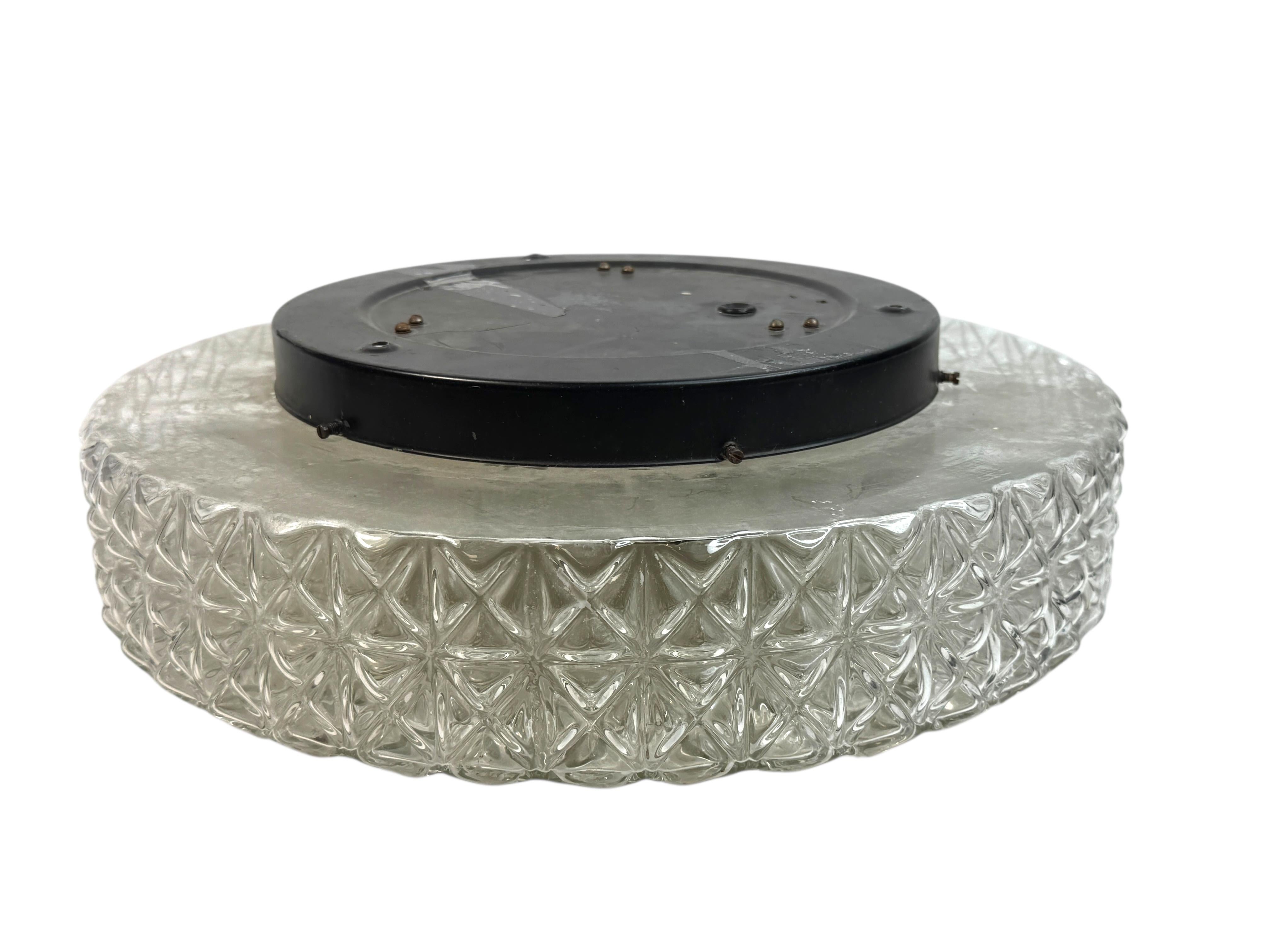 Monumentaler kreisförmiger gläserner Flush Mount von Kaiser Leuchten, Vintage German 1960s im Zustand „Gut“ im Angebot in Nuernberg, DE