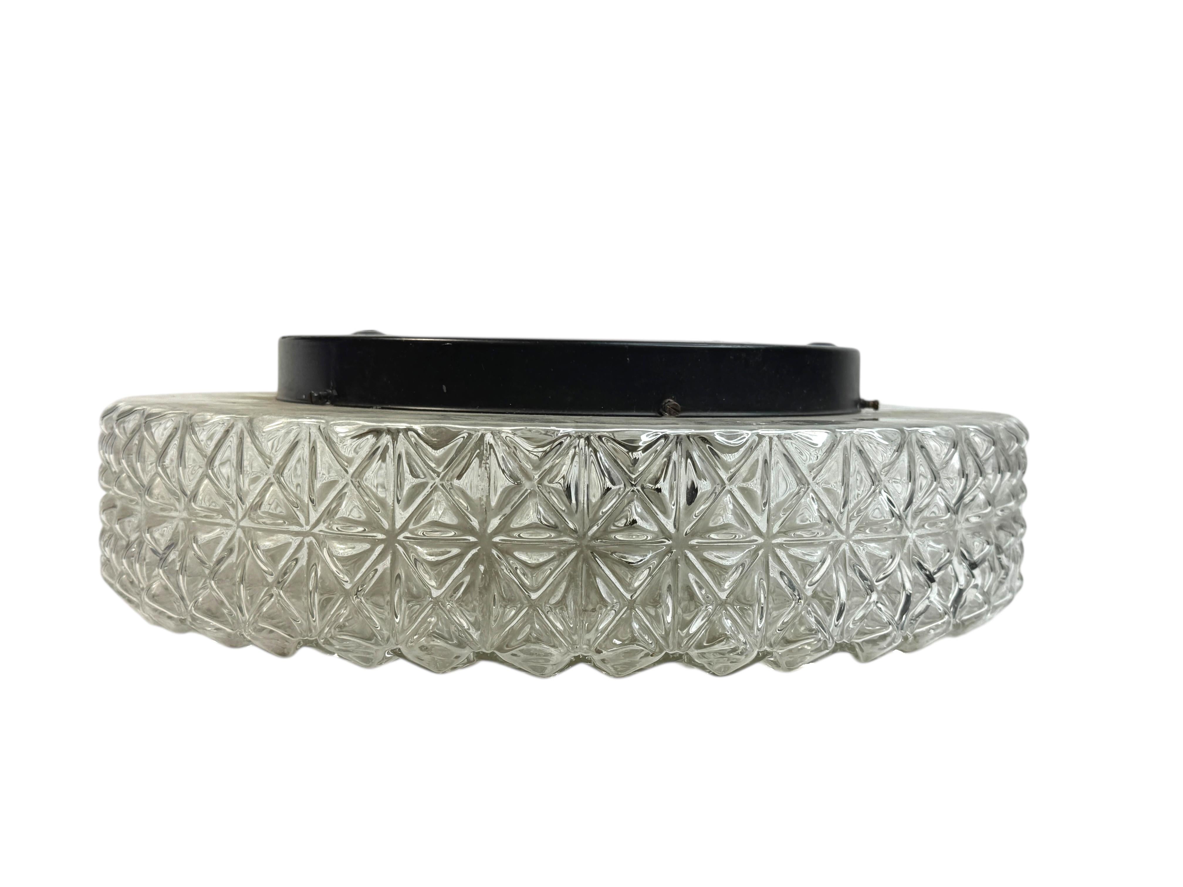 Monumentaler kreisförmiger gläserner Flush Mount von Kaiser Leuchten, Vintage German 1960s (Mitte des 20. Jahrhunderts) im Angebot