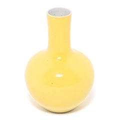 Vase à col roulé jaune citron