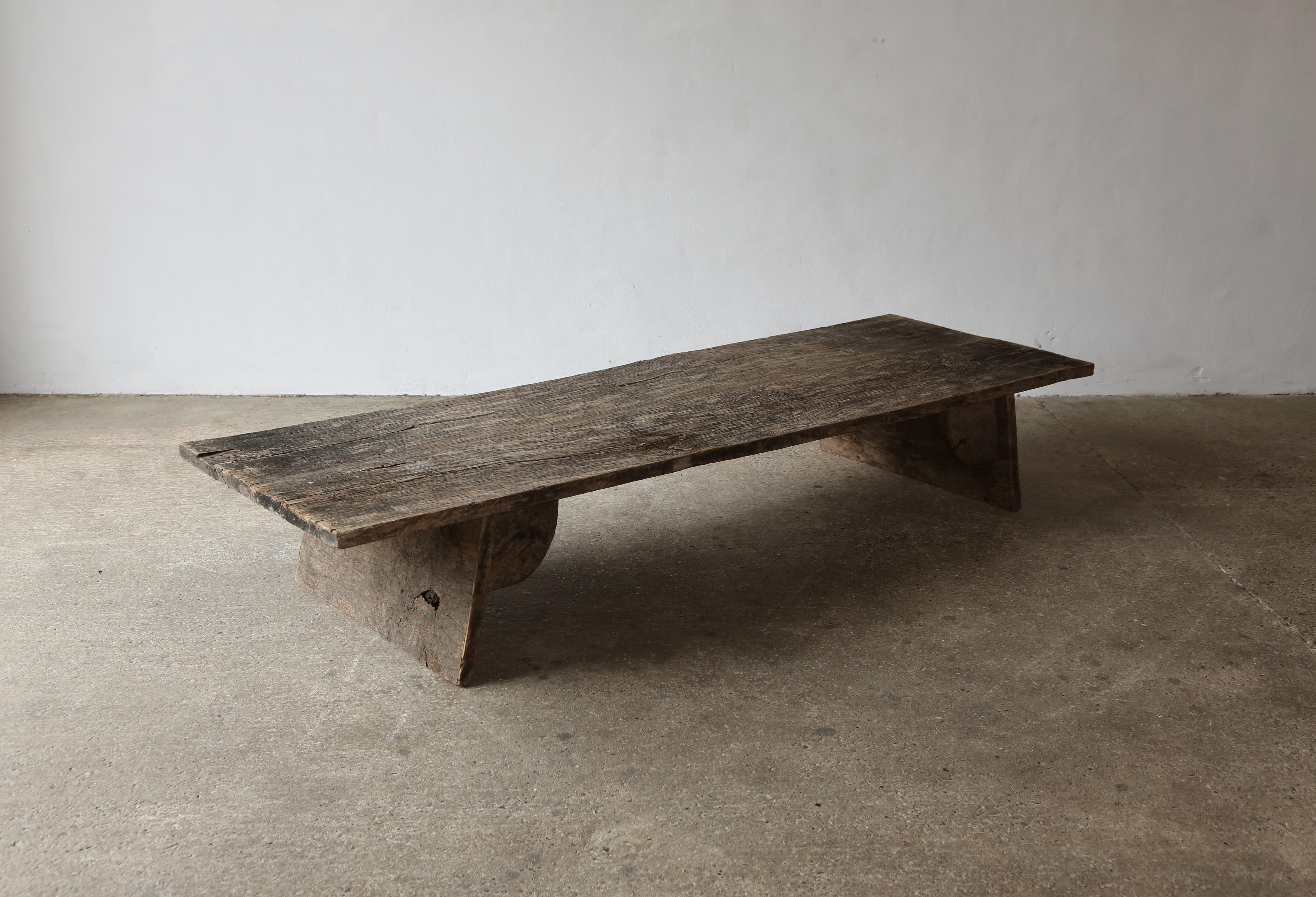 Monumental Coffee / Display Table of 18th Century Oak, France For Sale 7