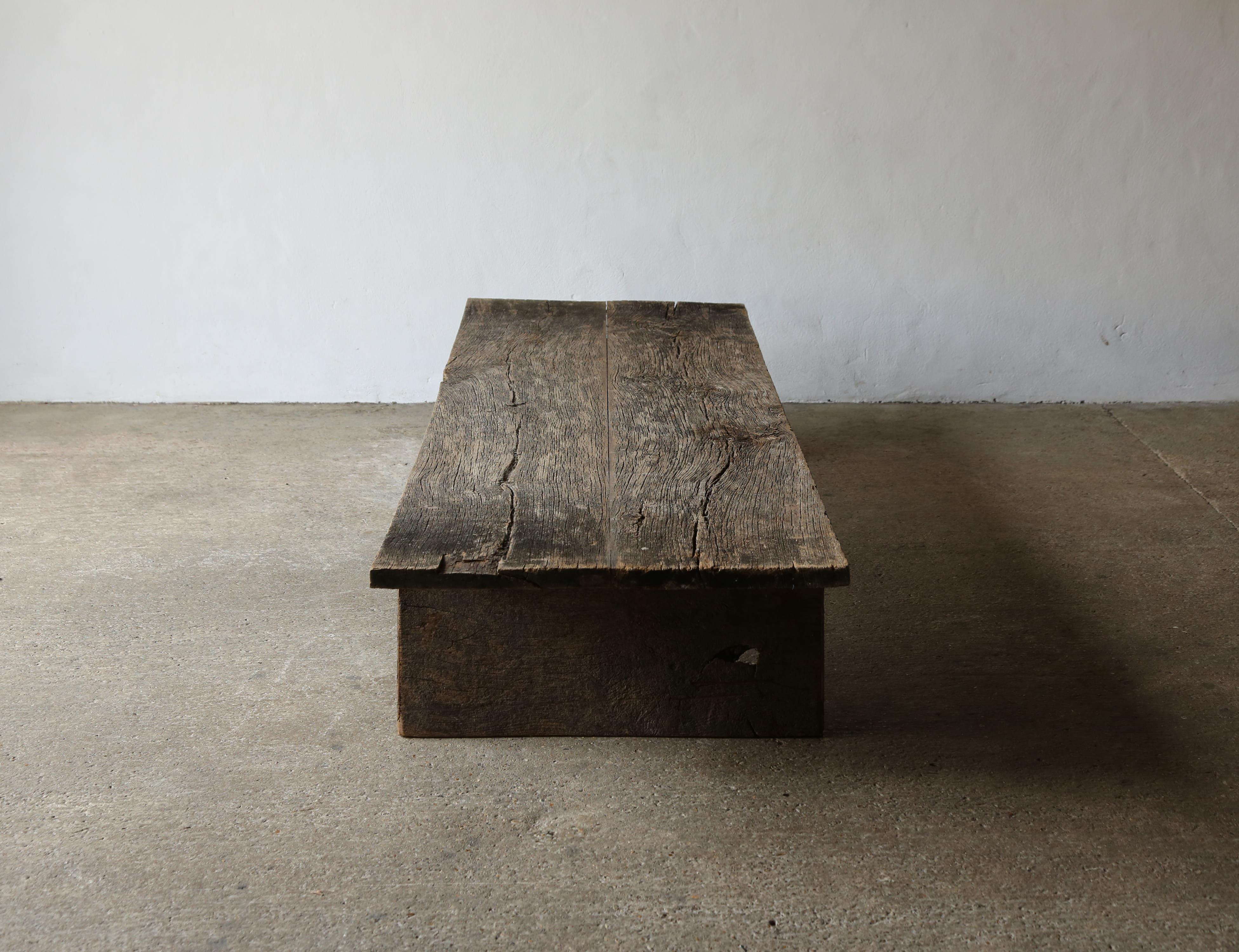Monumental Coffee / Display Table of 18th Century Oak, France For Sale 10