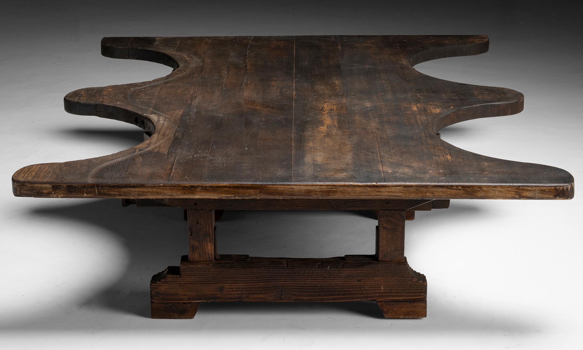 Français Table basse monumentale, France circa 1950