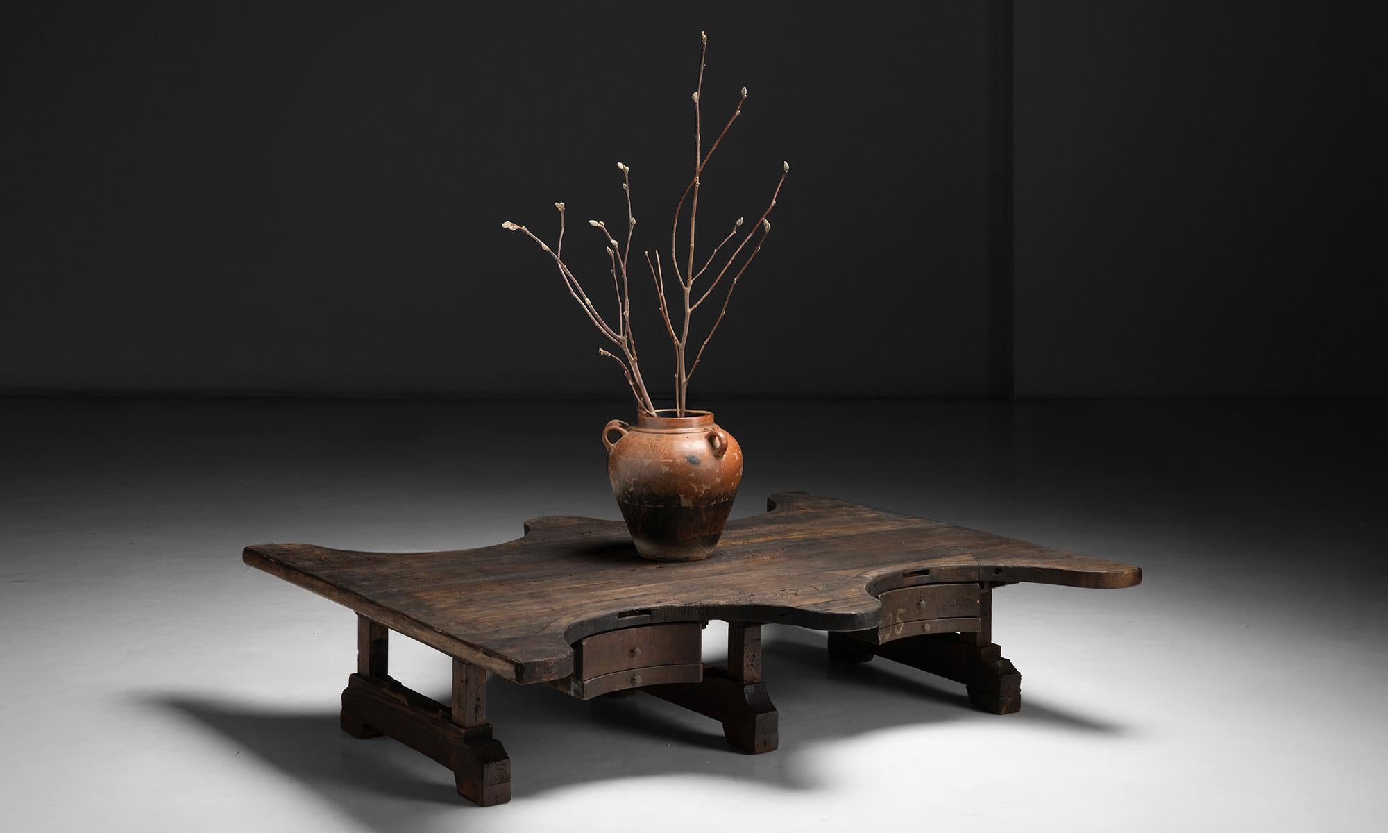 Table basse monumentale, France circa 1950 3