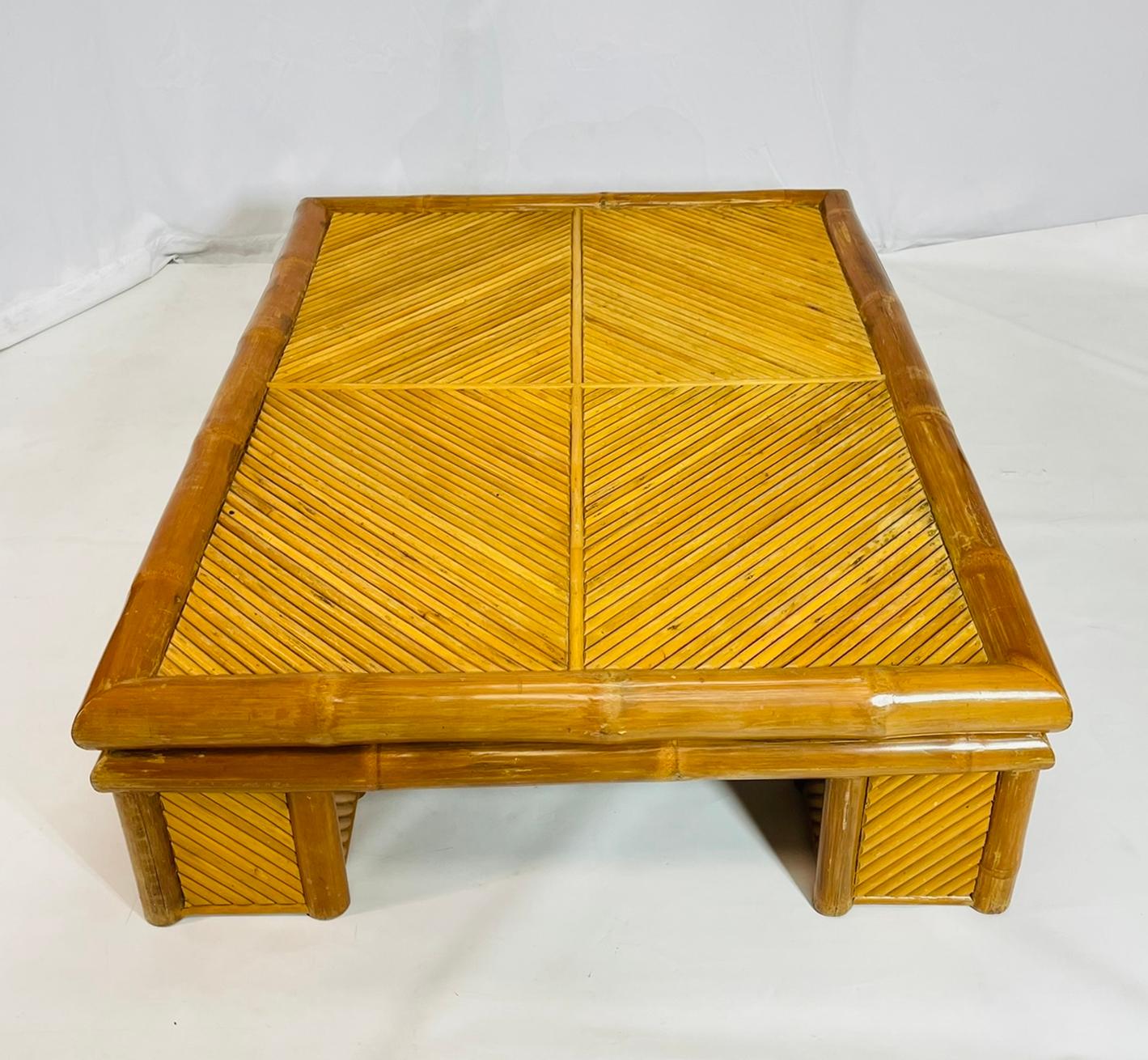 Monumentaler Couchtisch aus Bambus und geteiltem Rattan, Philippinen, 1970er Jahre im Angebot 3
