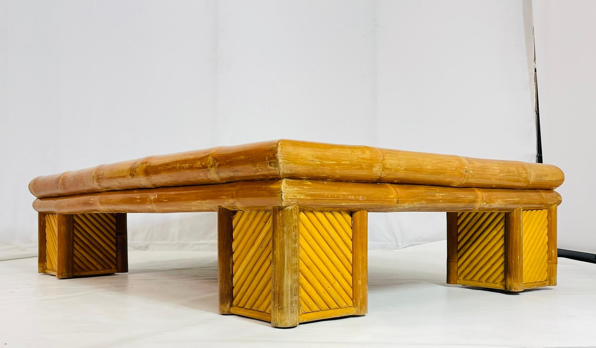 Monumentaler Couchtisch aus Bambus und geteiltem Rattan, Philippinen, 1970er Jahre im Angebot 2