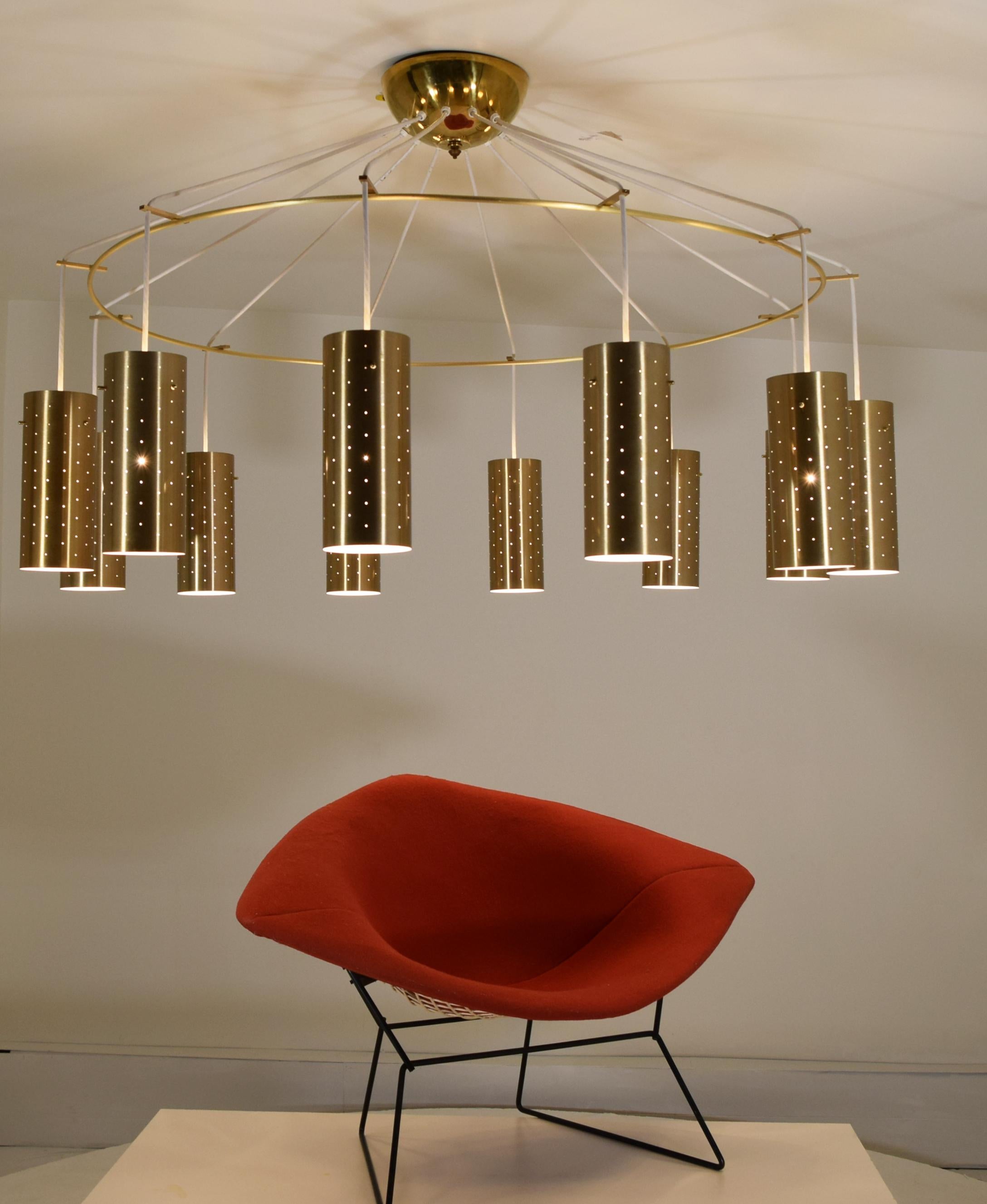 Fabriqué sur mesure vers 1955 et probablement par Lightolier. Mesure 63
