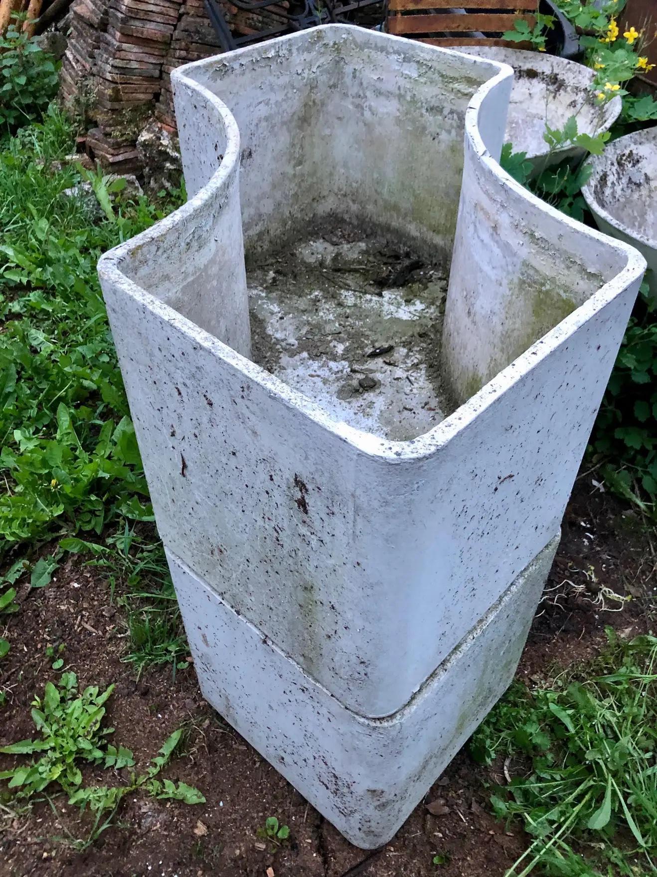 Willy Guhl Monumental Concrete Sculptural Planters In Good Condition In Los Angeles, CA