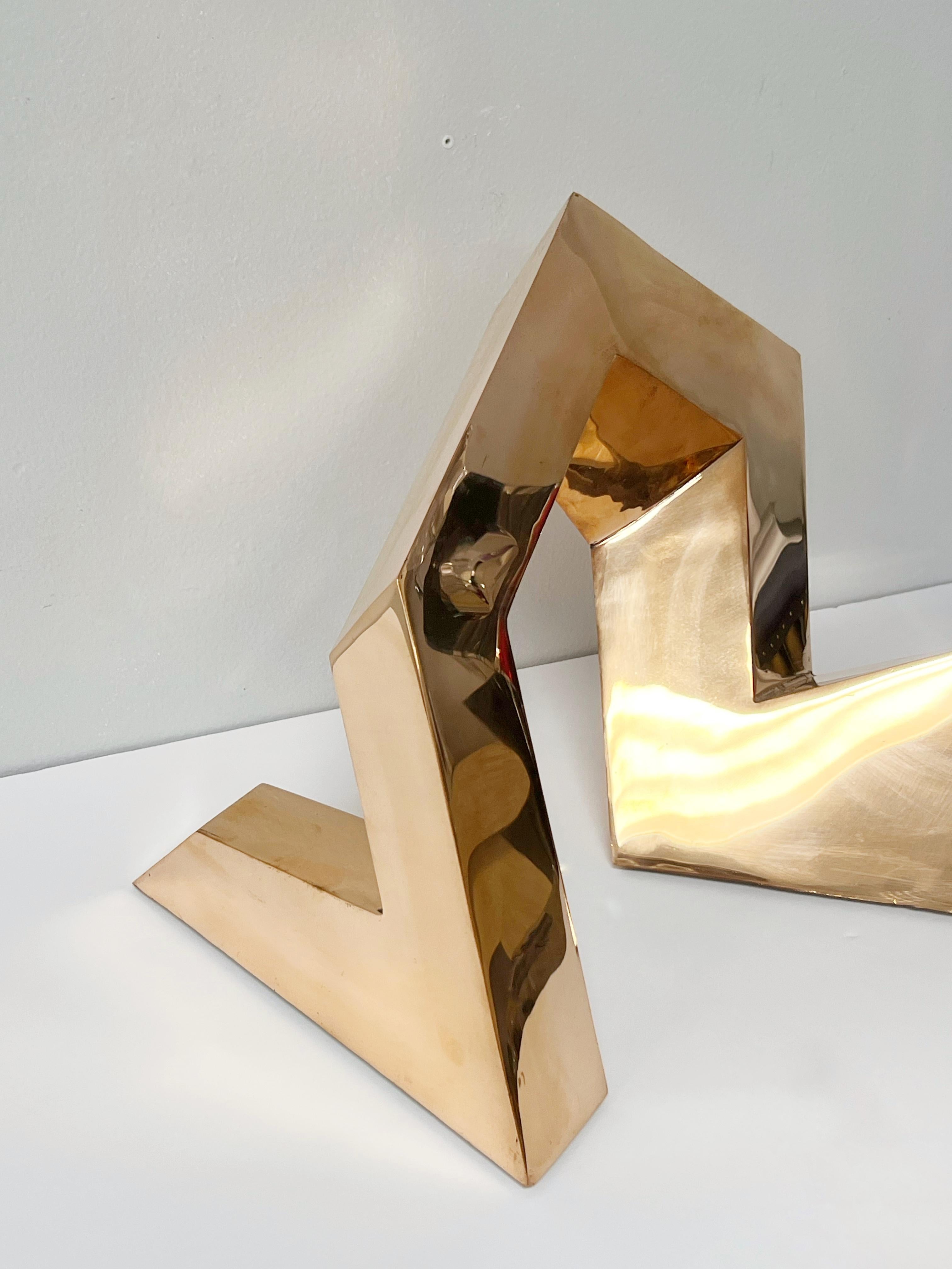 Milieu du XXe siècle Sculpture monumentale cubiste abstraite moderne en cuivre en vente