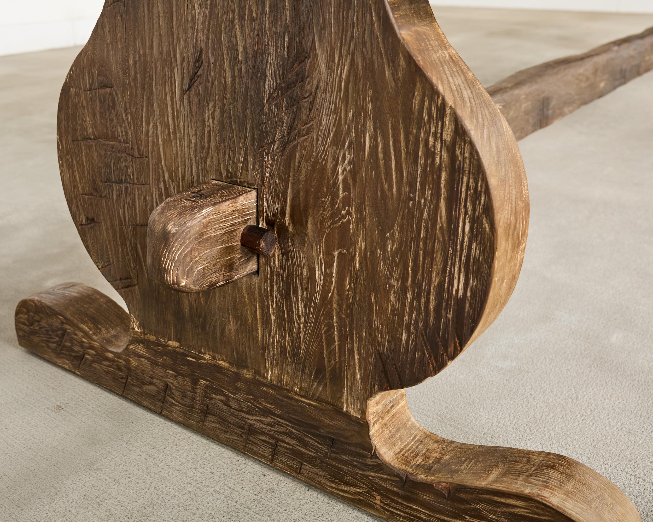 Monumental Mesa de comedor provincial francesa de roble 13 pies en venta 8