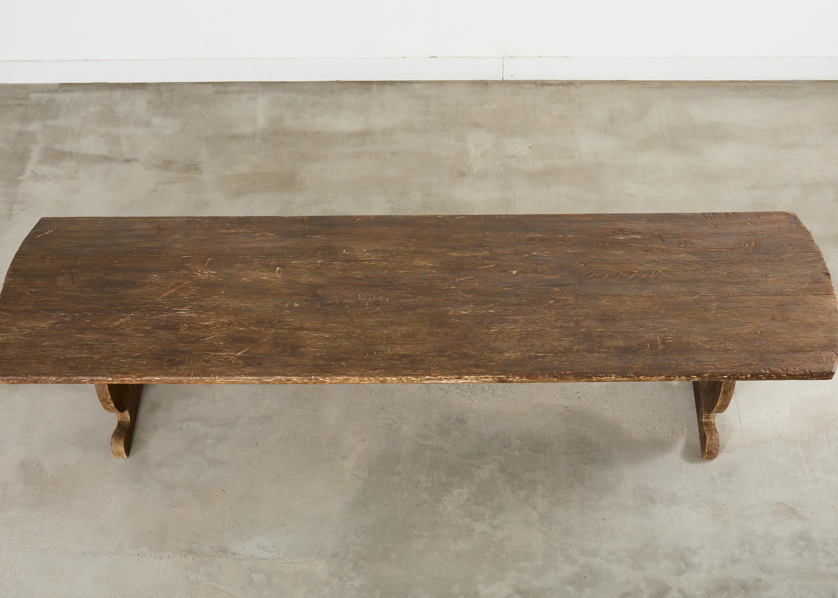 Monumental Mesa de comedor provincial francesa de roble 13 pies Francés en venta