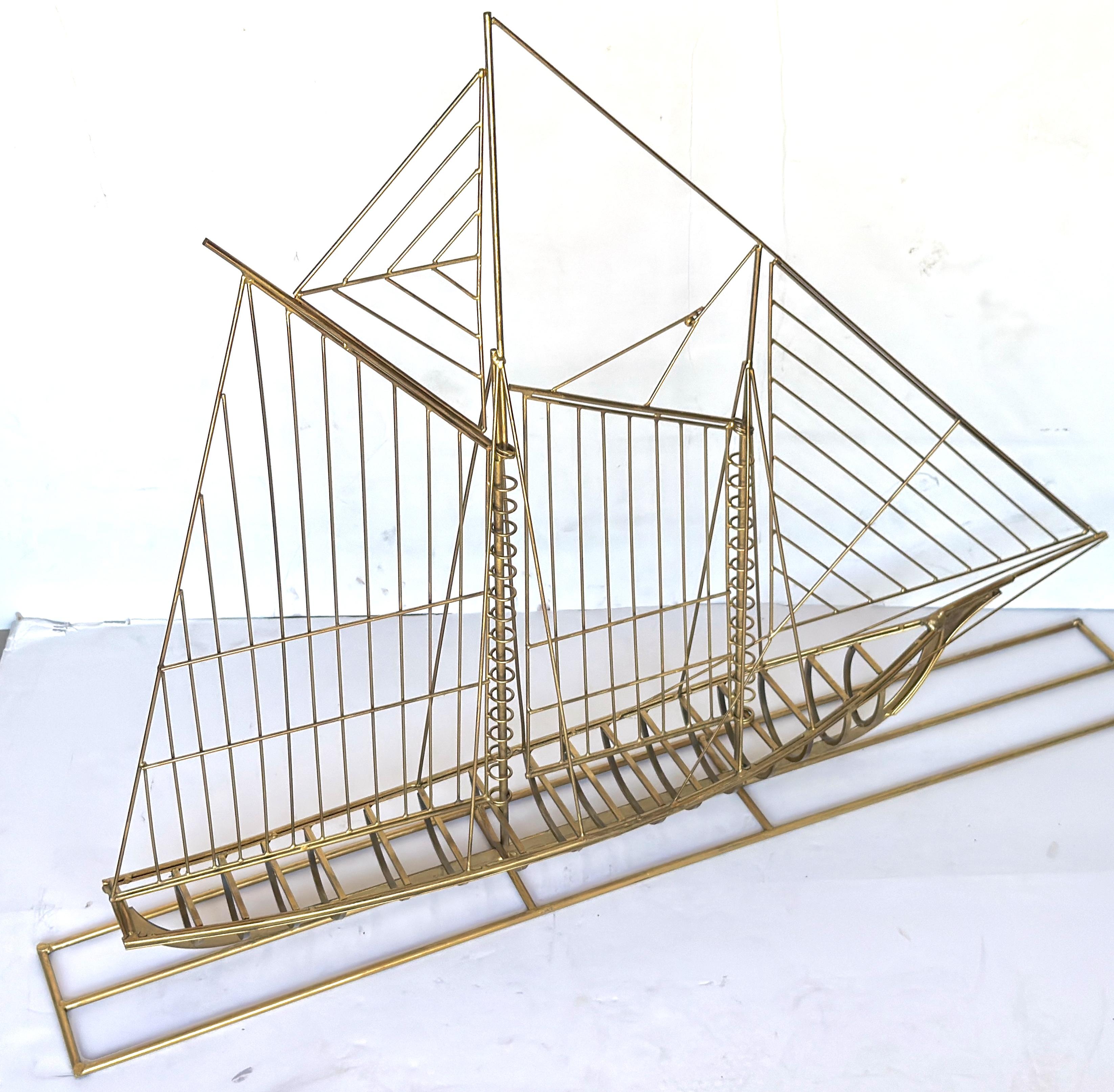 Escultura monumental de velero de latón de Curtis Jere, firmada y fechada en 1976 siglo XX en venta