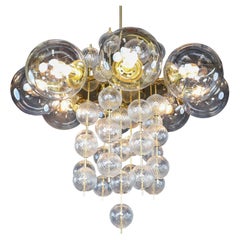 Lustre monumental en laiton tchèque et verre de Bohème 1960