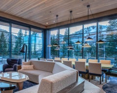 Araña monumental Daniel Becker Emily 13 en antracita para Moss Objects