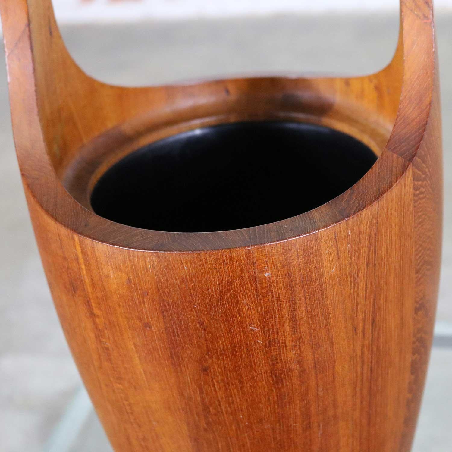 Monumental Dansk Staved Teak Bucket Style Ice Bucket by Jens Quistgaard For Sale 7