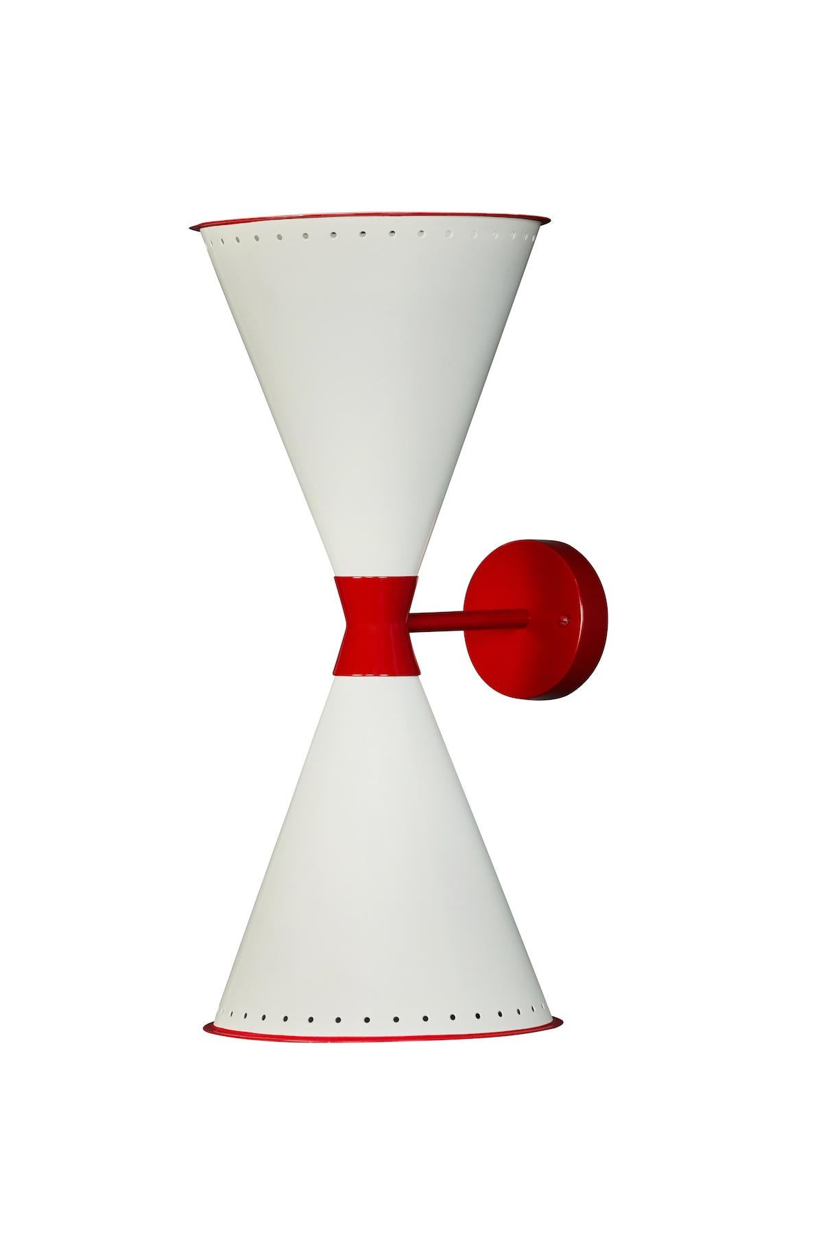 Monumentaler 'Diabolo' Perforierter Doppelkegel-Weiß-Wandleuchter in Weiß und Schwarz im Angebot 1
