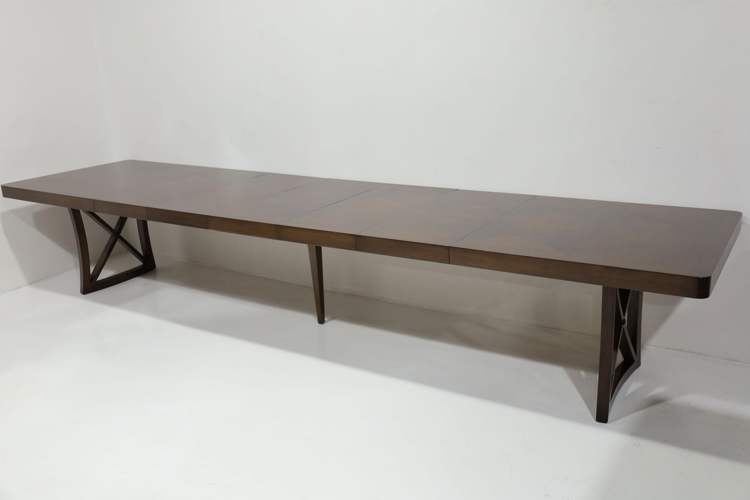 Mid-Century Modern Table de salle à manger monumentale de Charak Furniture, style Tommi Parzinger en vente