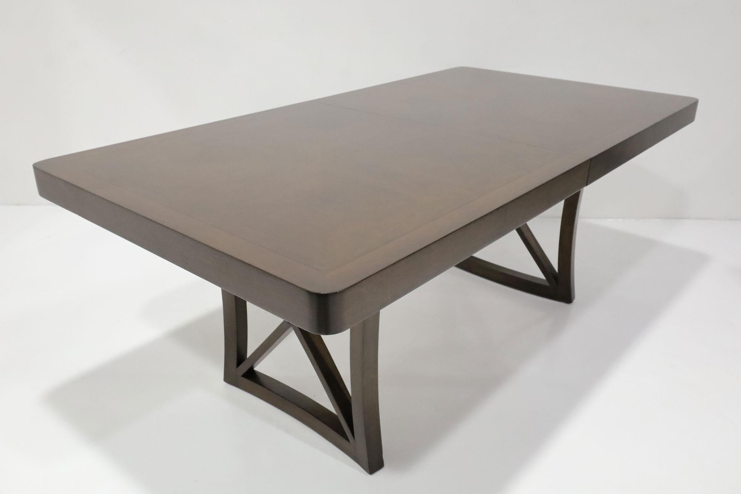 Table de salle à manger monumentale de Charak Furniture, style Tommi Parzinger en vente 1