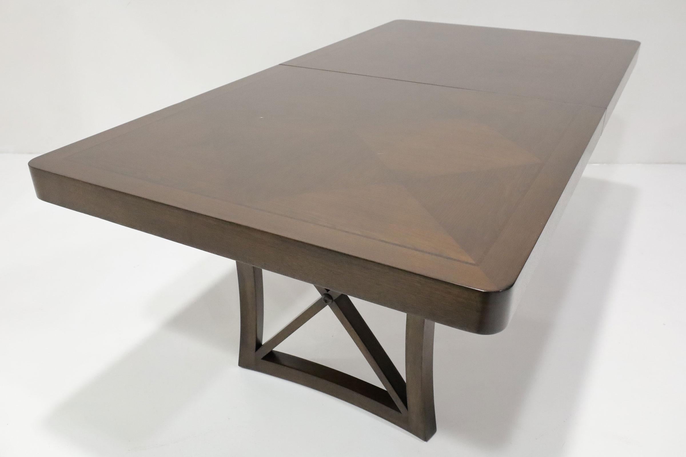 Table de salle à manger monumentale de Charak Furniture, style Tommi Parzinger en vente 2