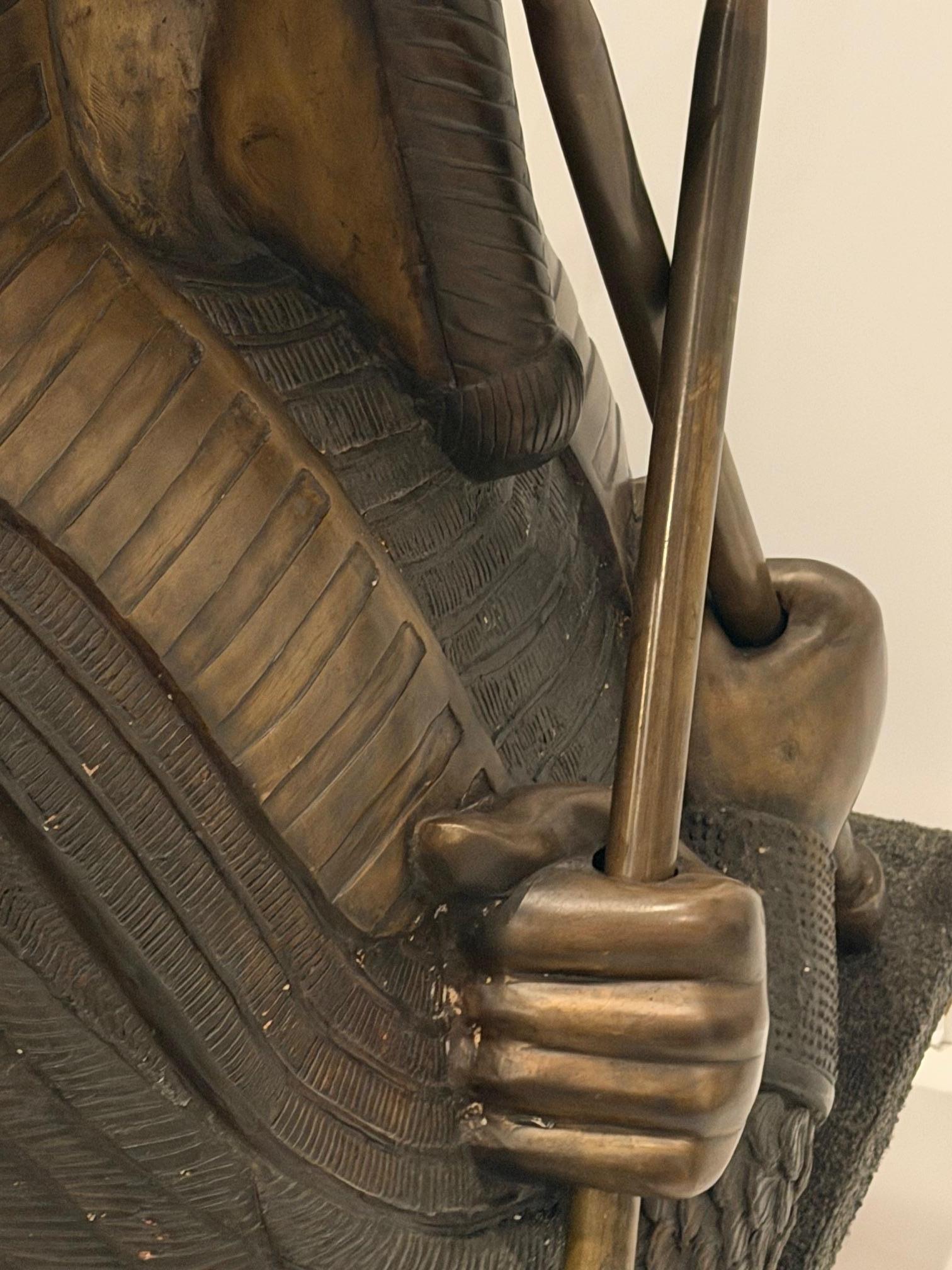 Égyptien Monumental Dramatic Bronze Egyptian Sculpture of King Tut en vente