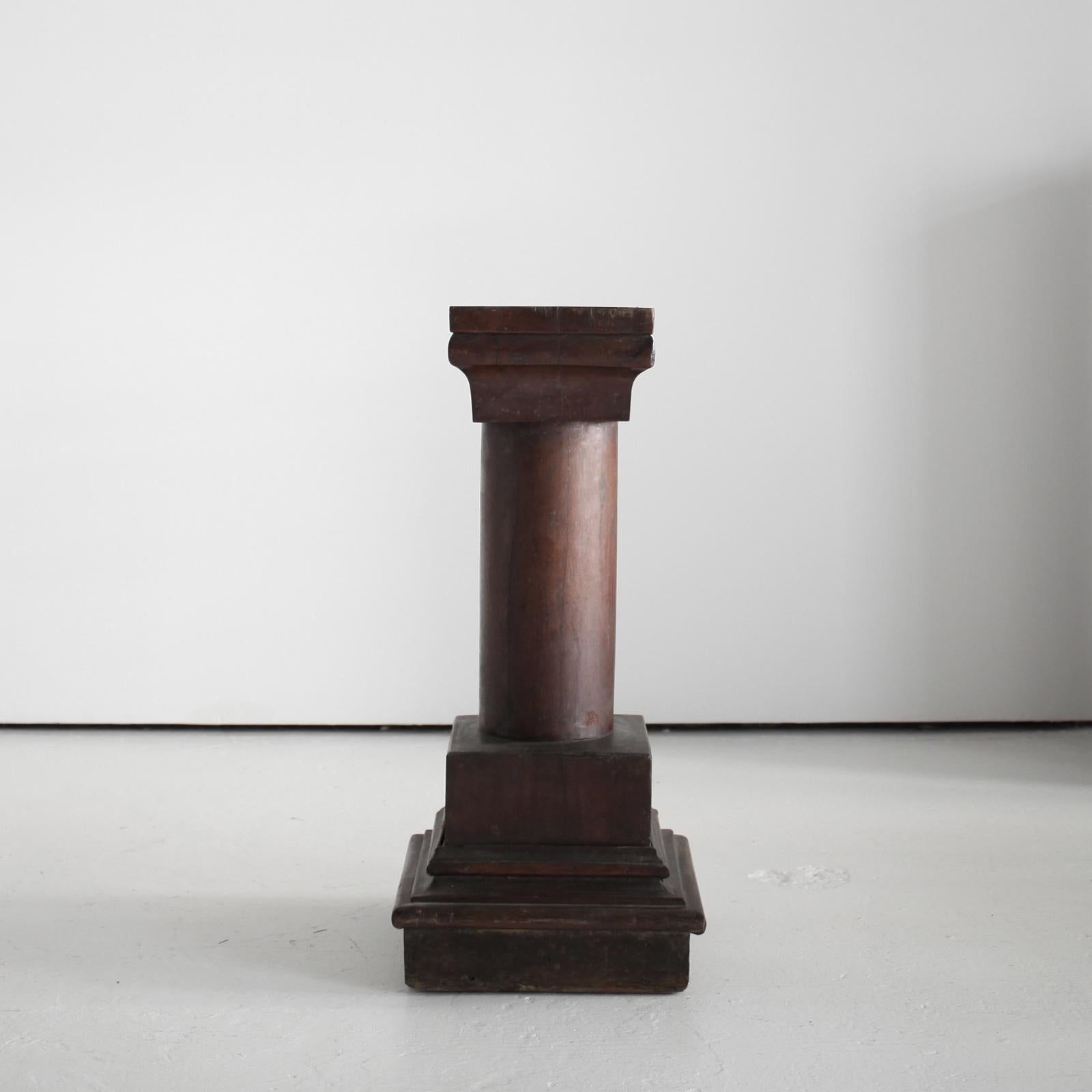 Socle monumental du début du C.I.C. Primitif du nord du Portugal en vente 4