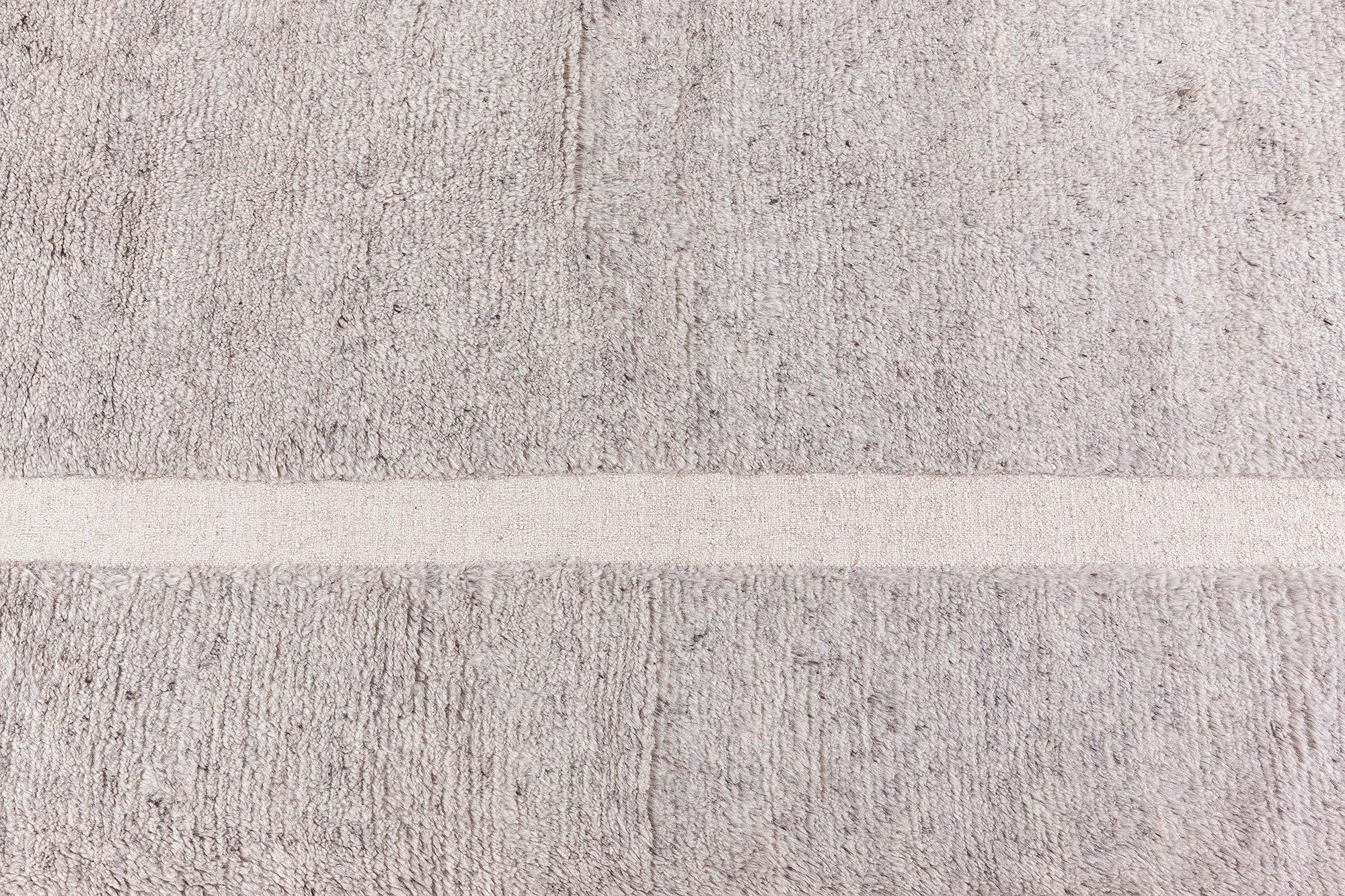 Moderno Monumental Elegance: Modern Art Deco Wool Rug by Doris Leslie Blau in vendita