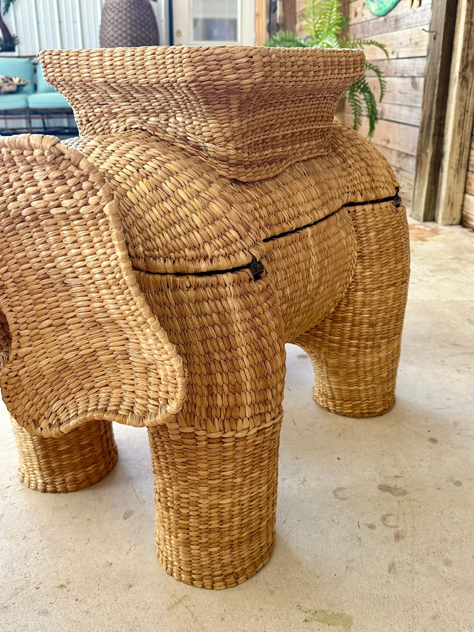 Coffre de rangement monumental en forme d'éléphant par Mario Lopez Torres en vente 3