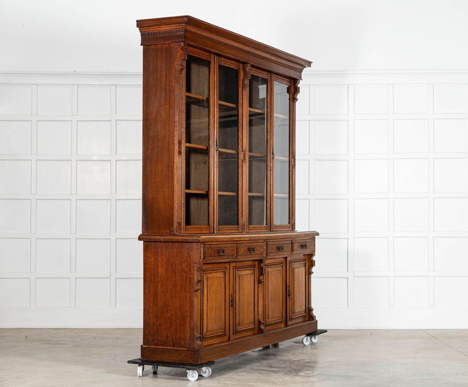 Monumentale libreria inglese del XIX secolo in Oak smaltato In condizioni buone in vendita a Staffordshire, GB