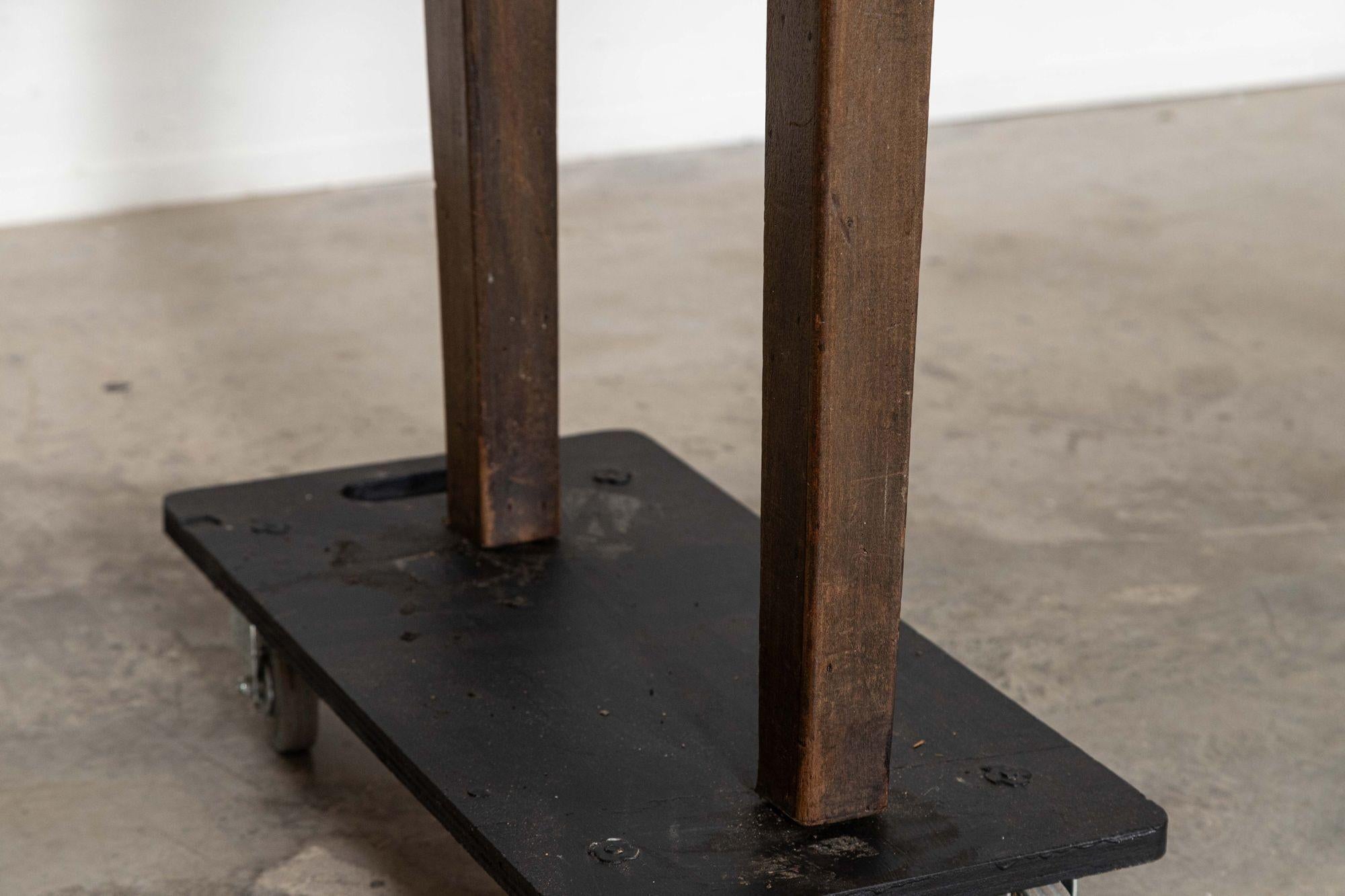 Monumental English 19thC Oak Vernacular Dresser Base in vendita 9