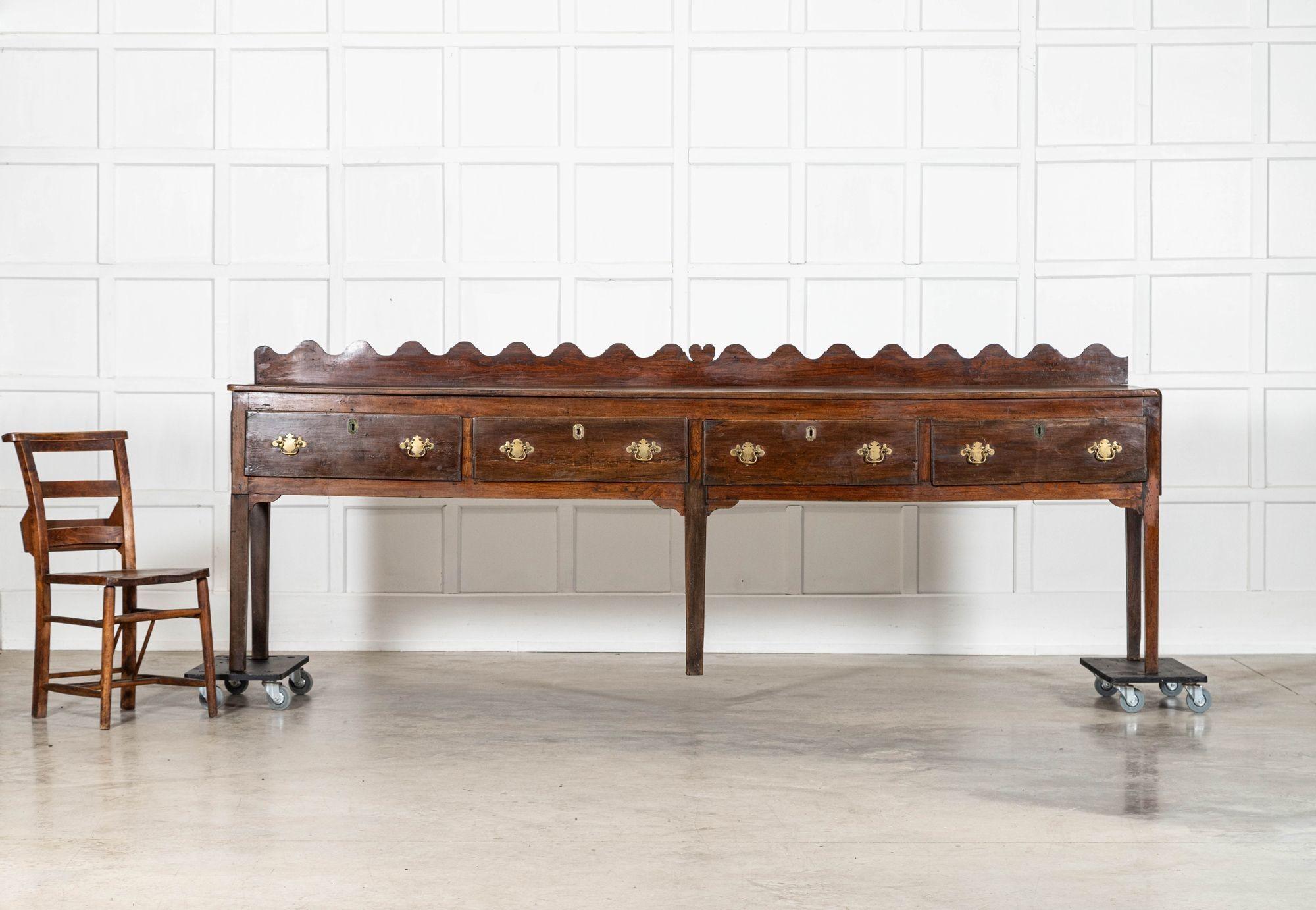 Monumental English 19thC Oak Vernacular Dresser Base In condizioni buone in vendita a Staffordshire, GB